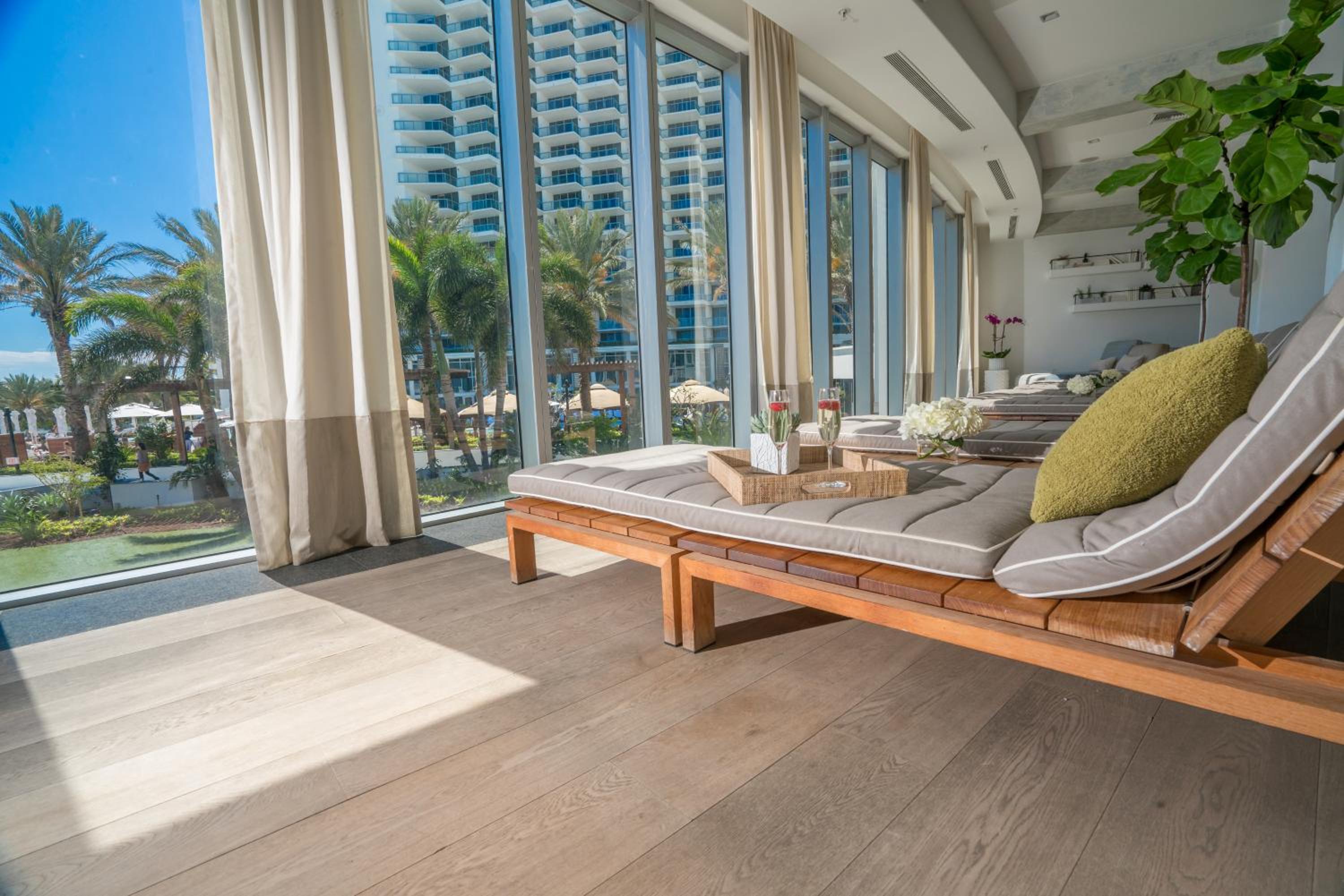 Eden Roc Miami Beach - Image 2