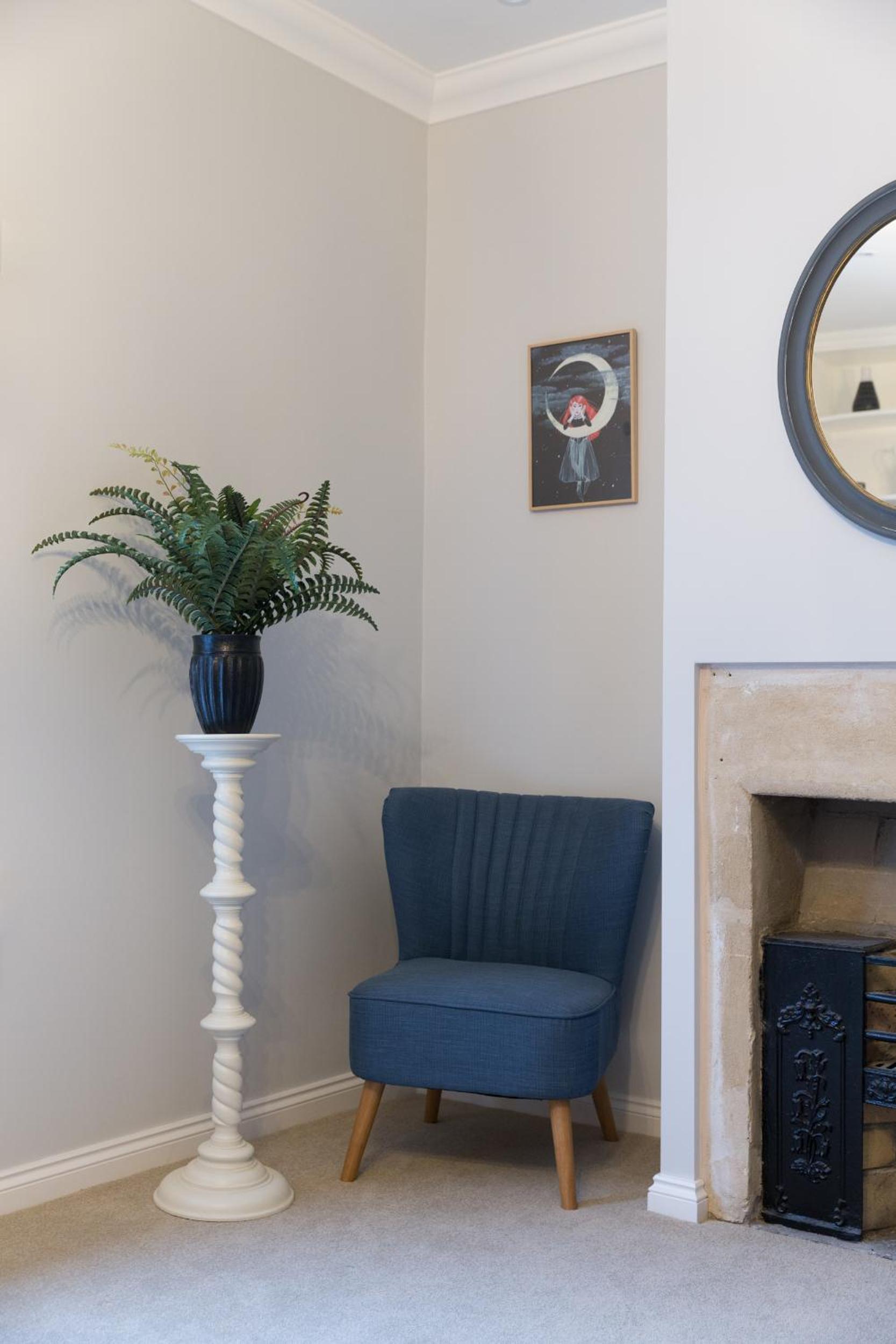 Willoughby Apartment