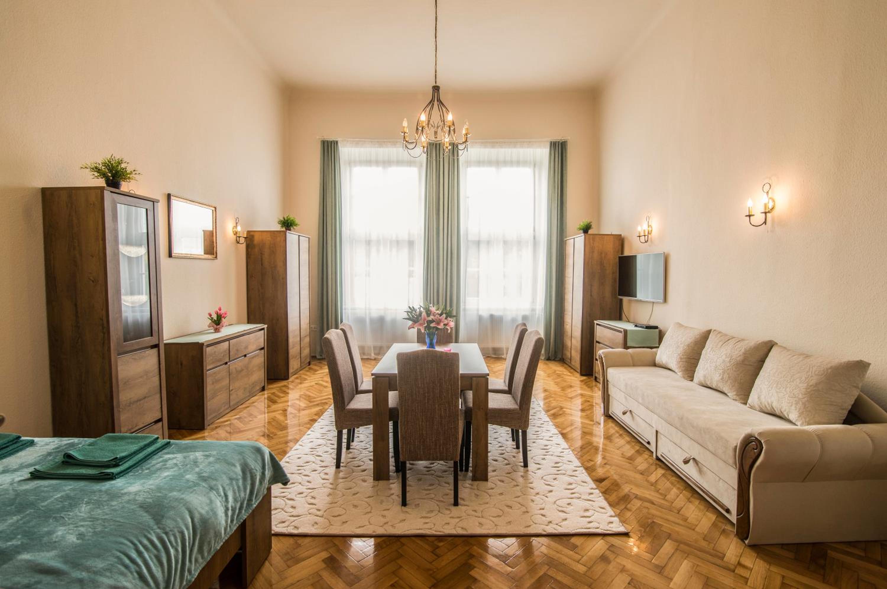Suzy Apartman view 3