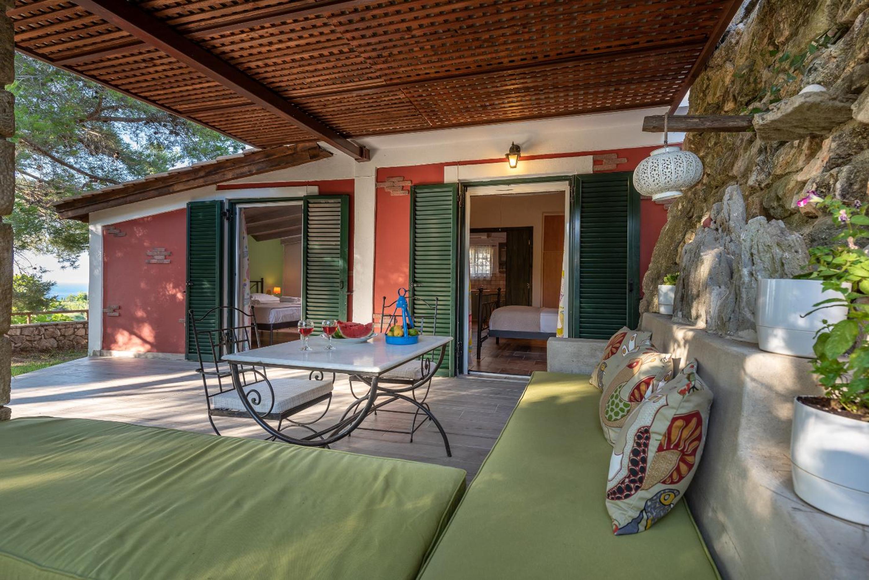 Ilyessa Cottages
