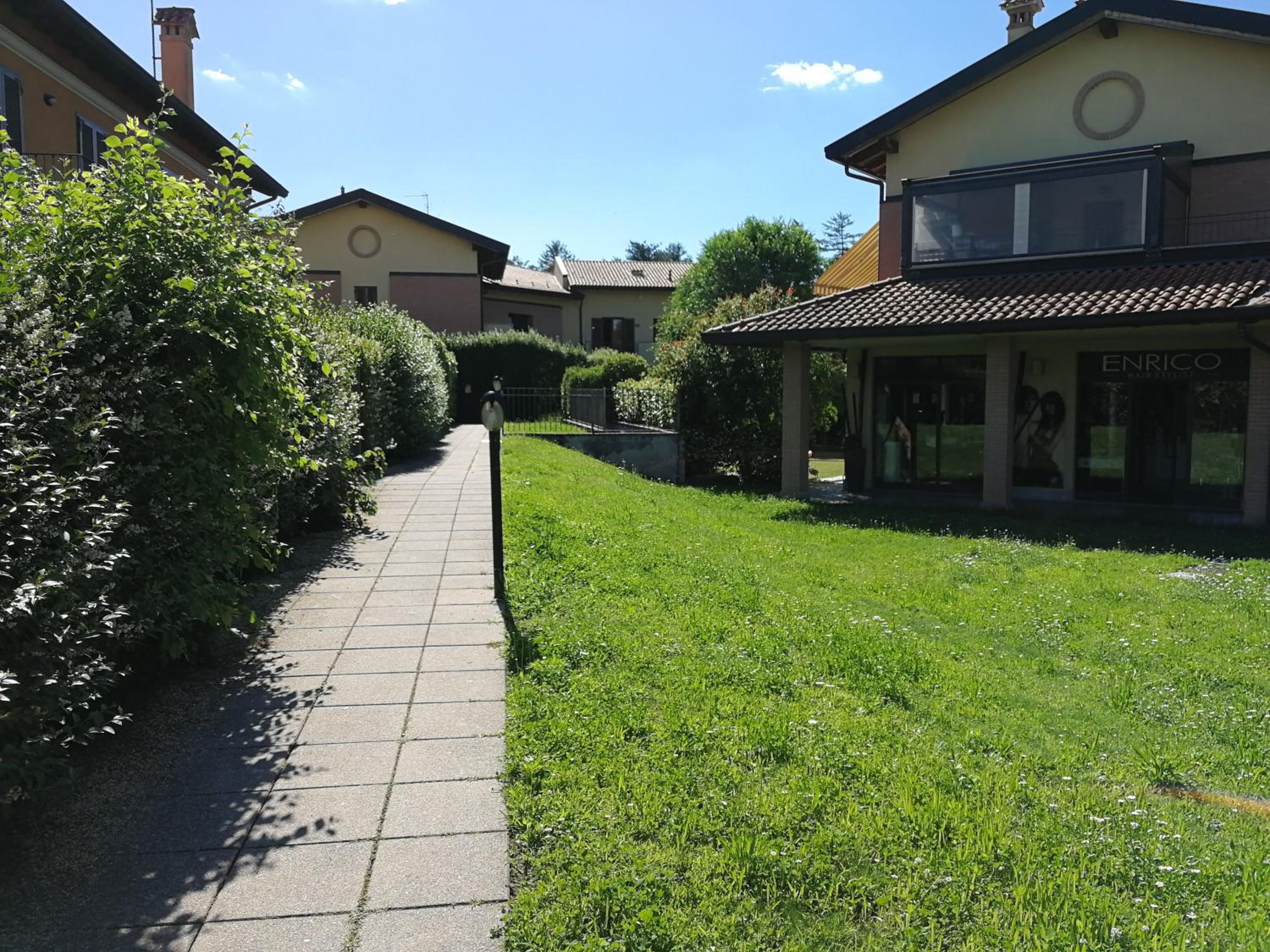 Photo 32