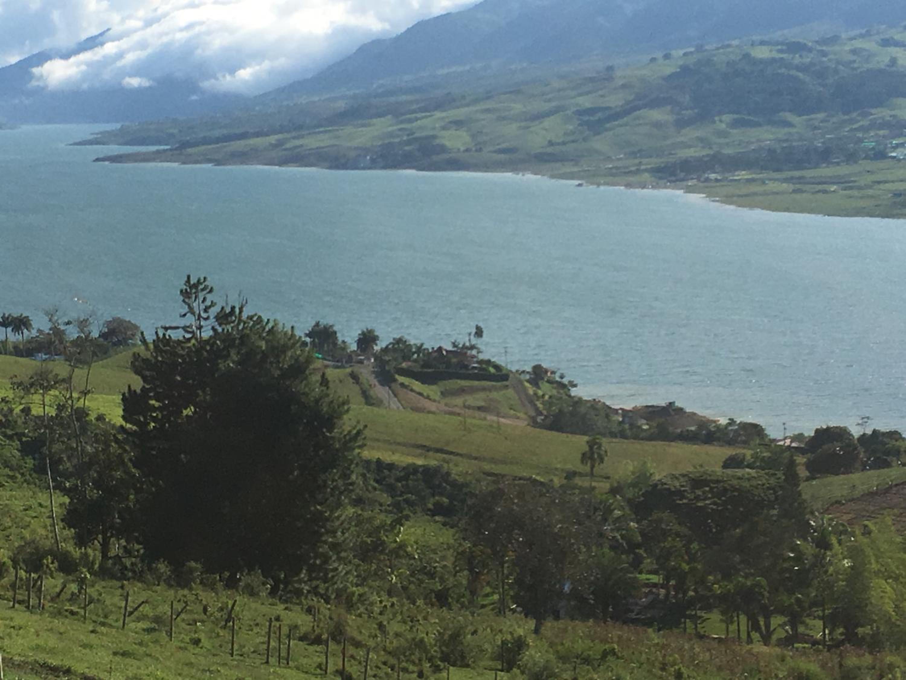 La cabaña del lago Calima