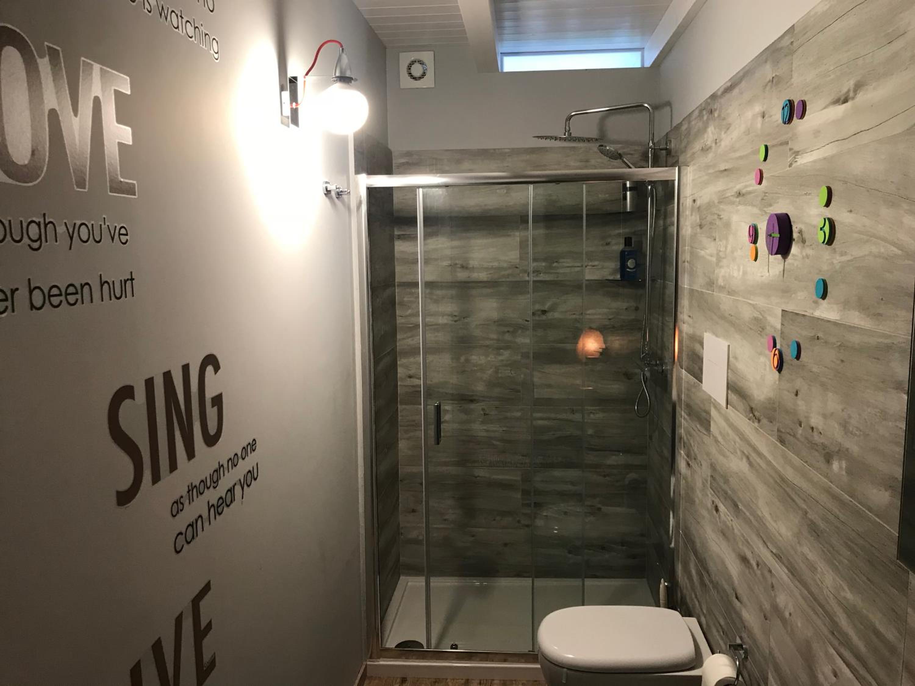 Sunset Terrazza en Reggio Calabria — bathroom