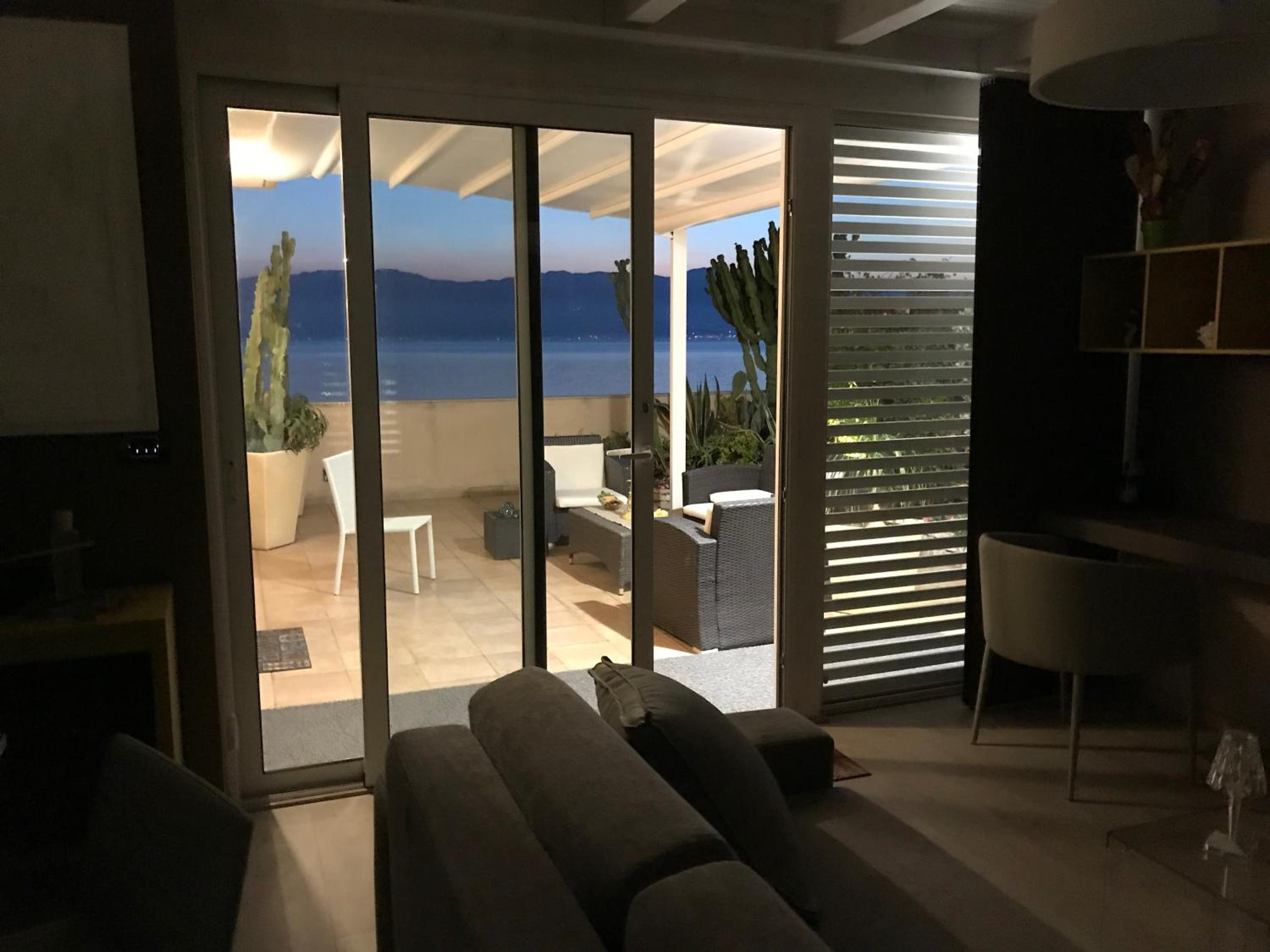 Sunset Terrazza en Reggio Calabria — balance & terrace
