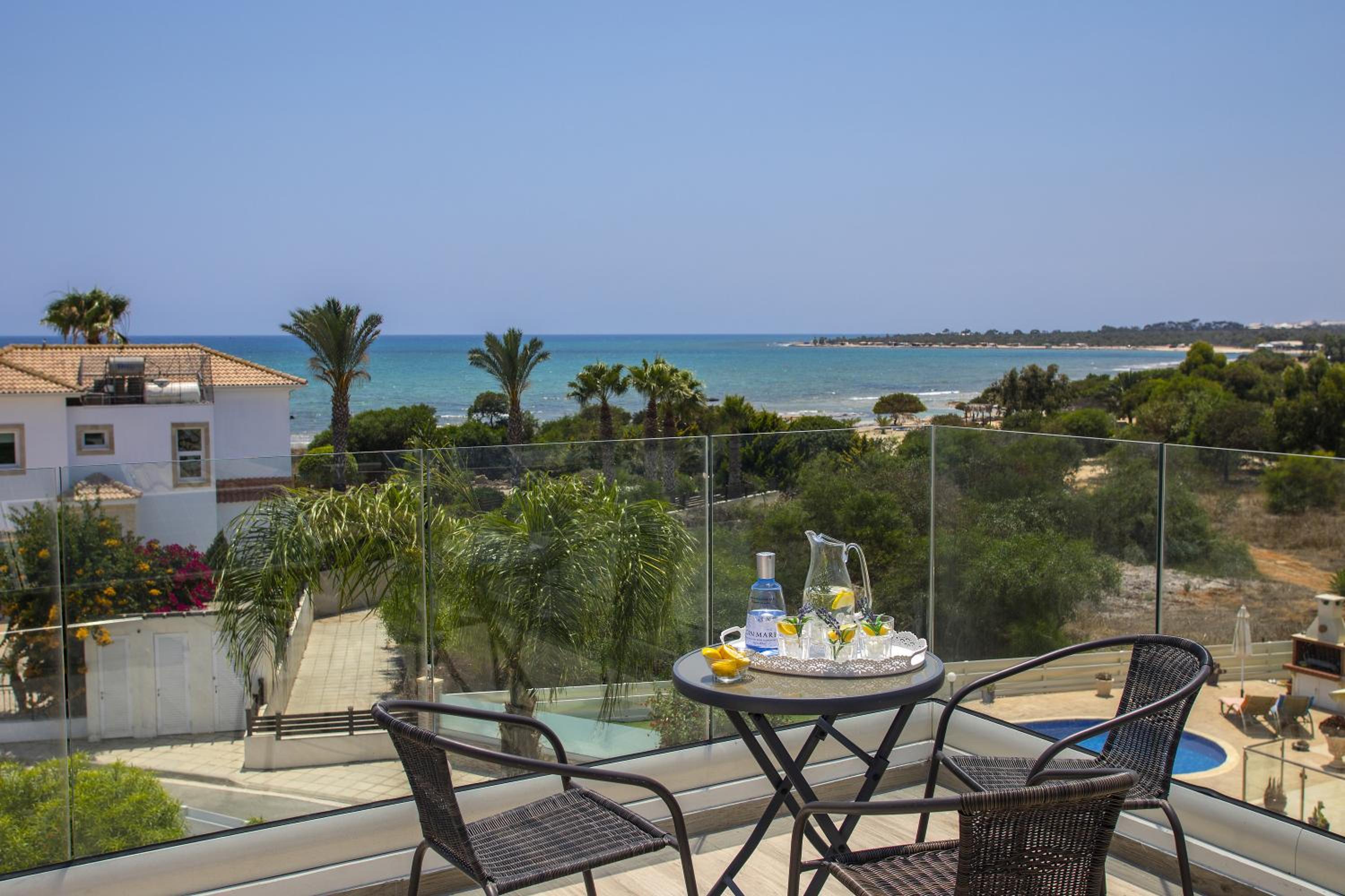 Villa Elias