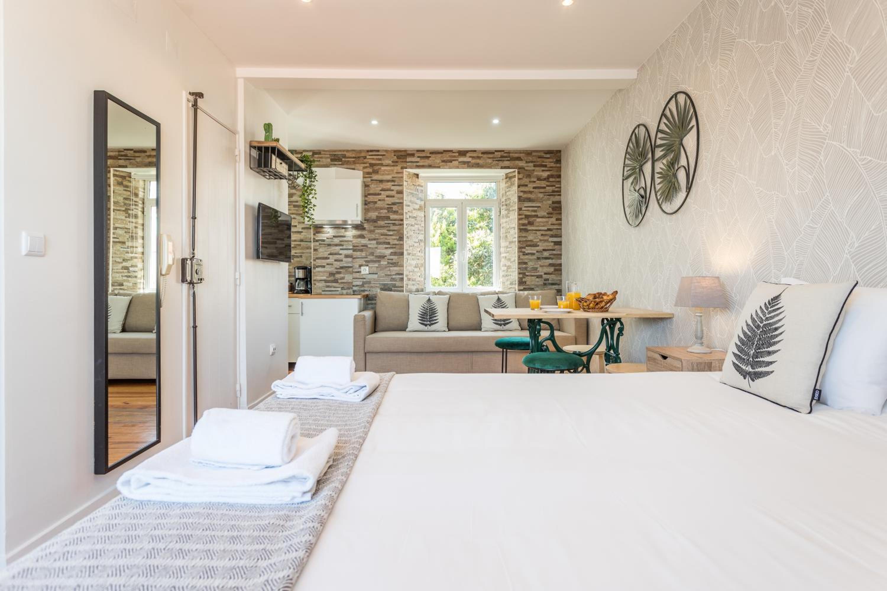 Alfama Vintage Studio Apartment w/ RiverView - by LU Holidays