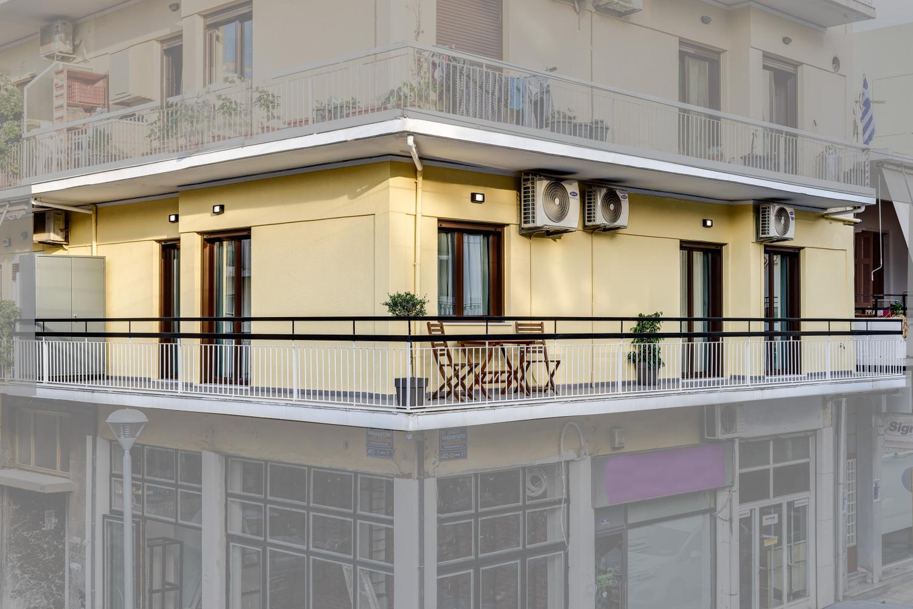 City Breeze Apartment