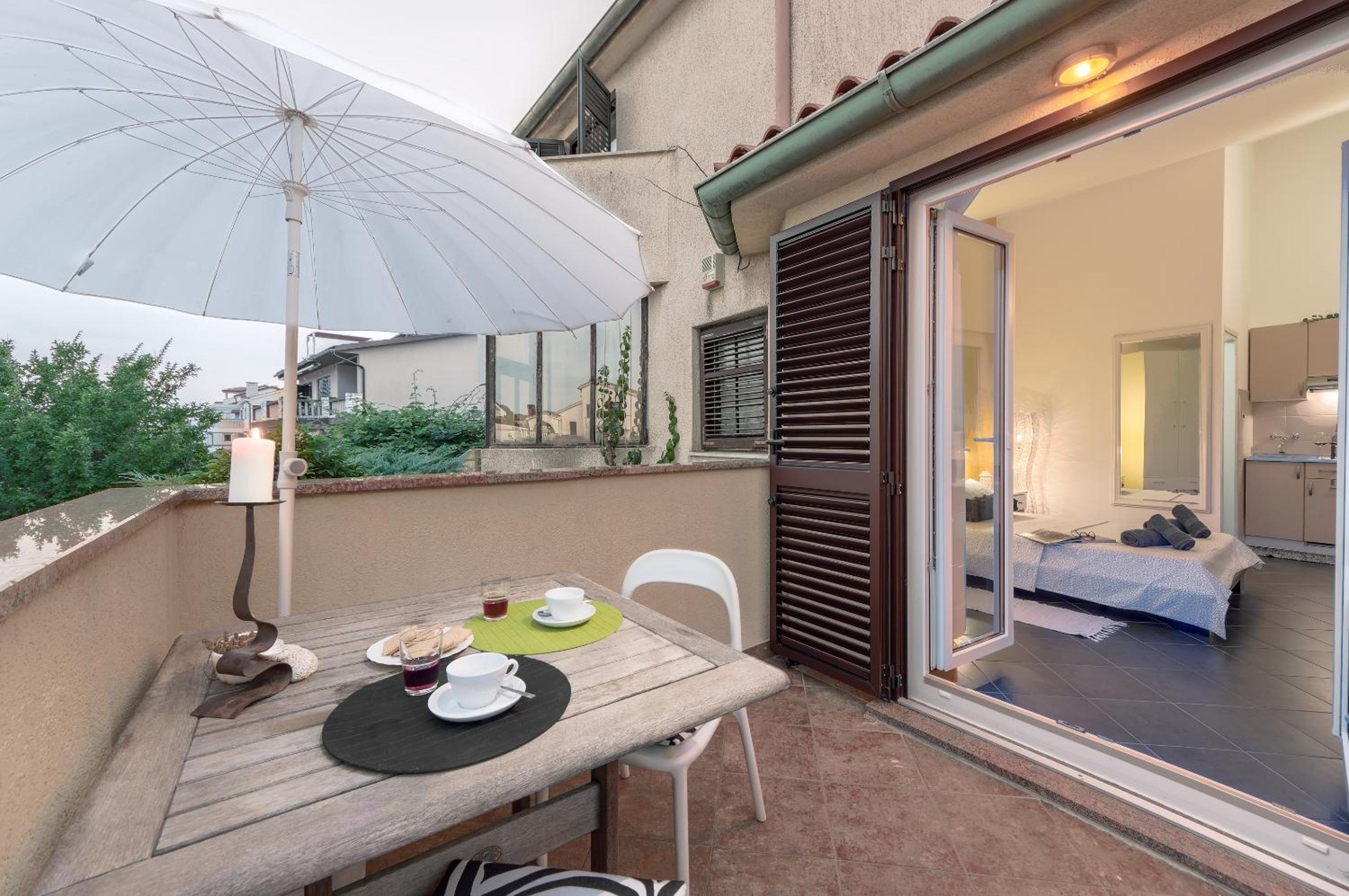 Apartments Lodra view 2