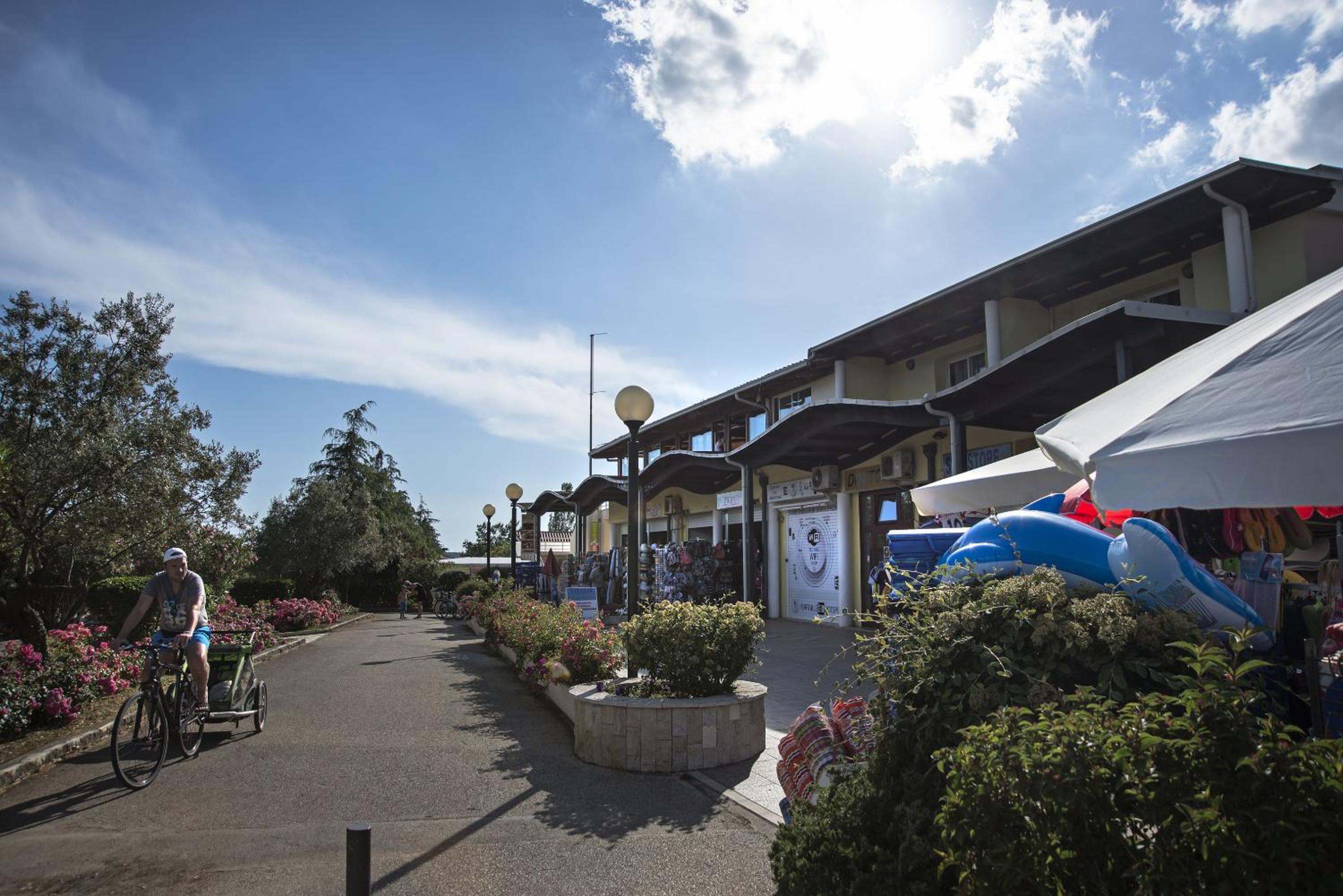 Holiday Centre Bi village