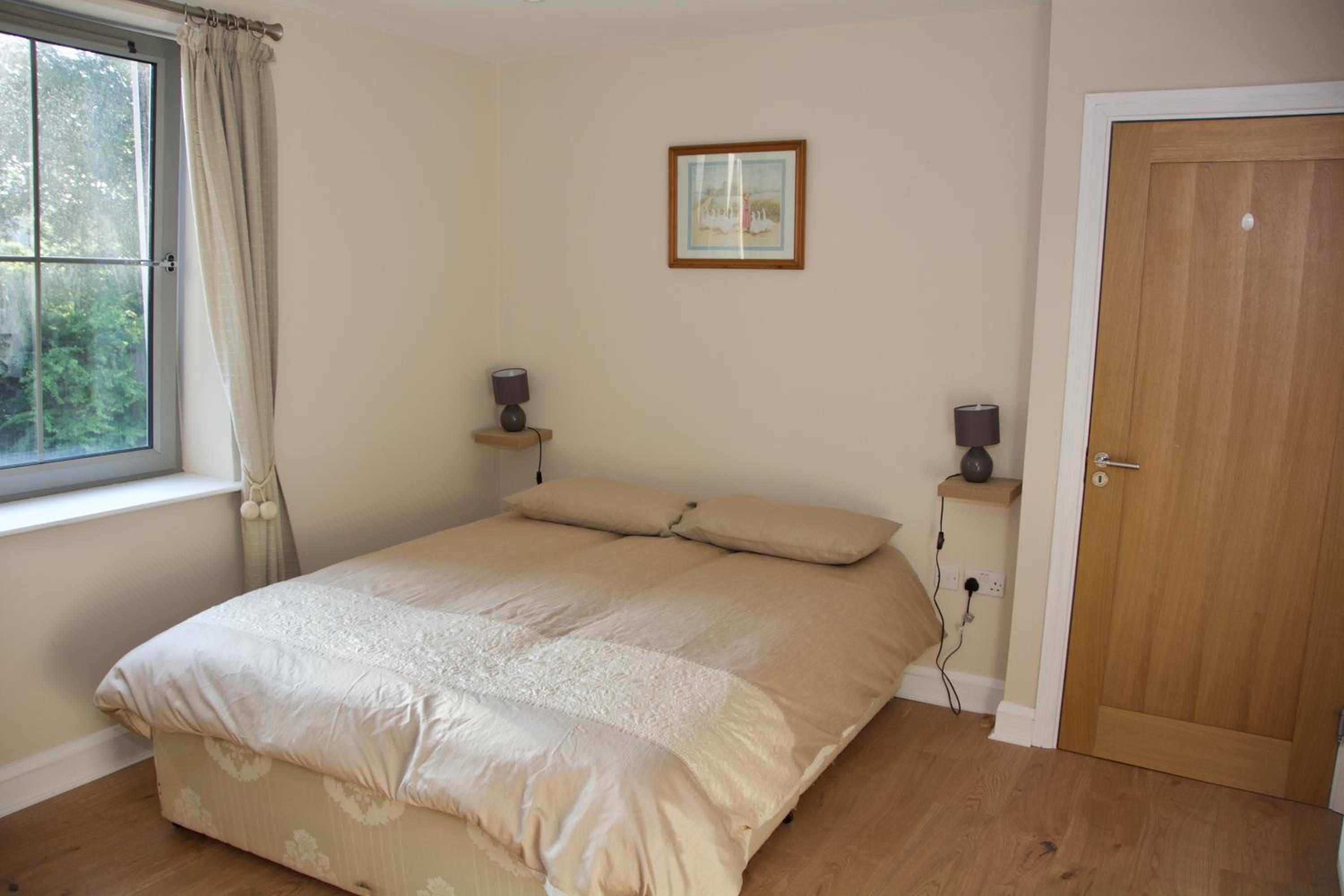 Oakleigh House, Apartment 1
