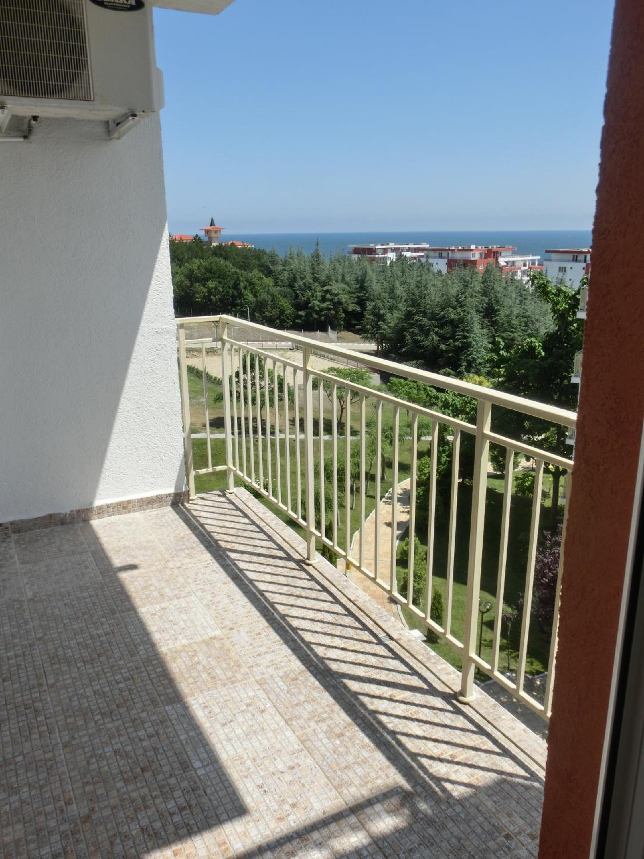 Sea View Crown apartment on complex with pools and beach, Sveti Vlas
