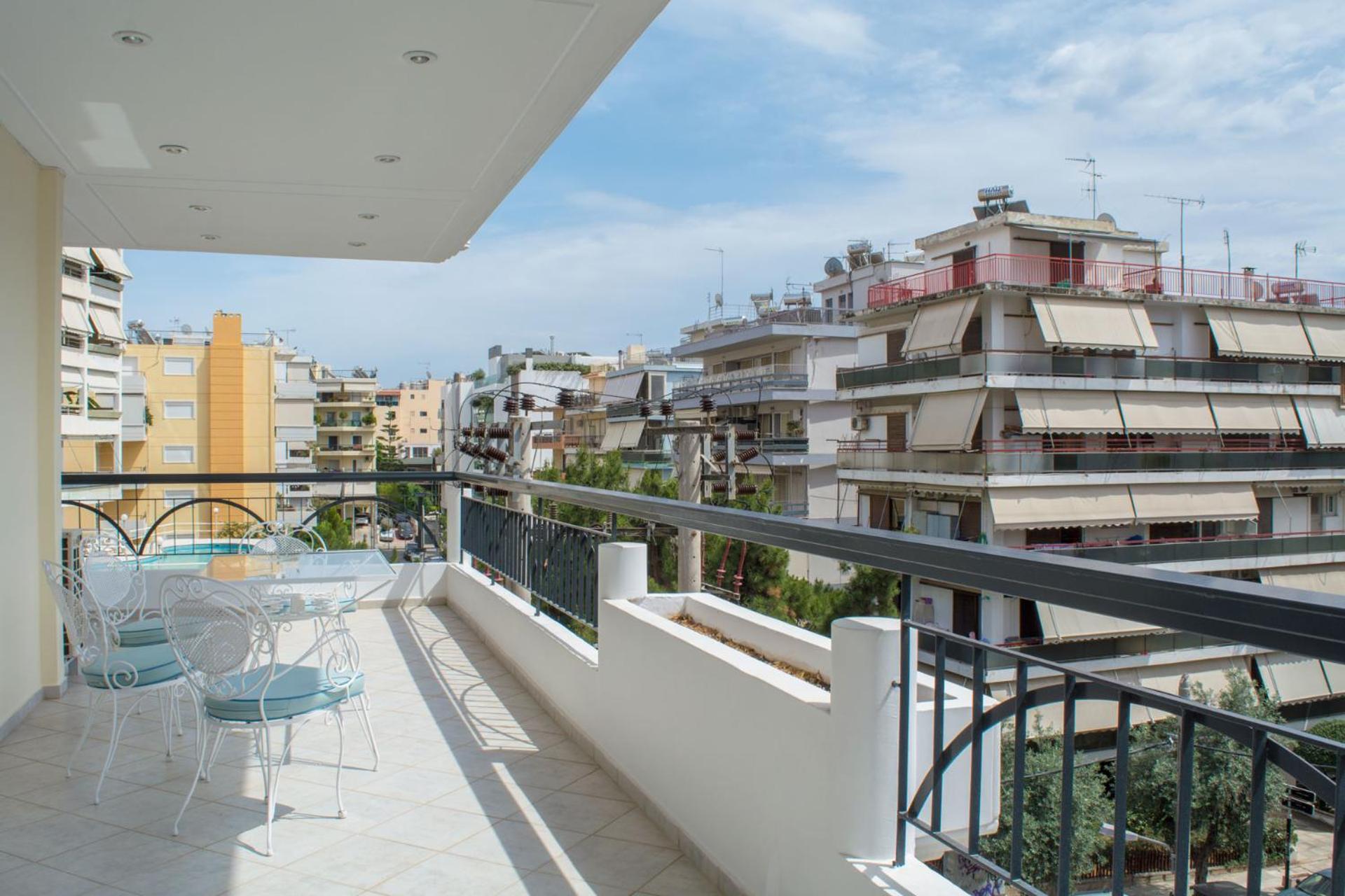Luxurious apt in the Athenian Riviera