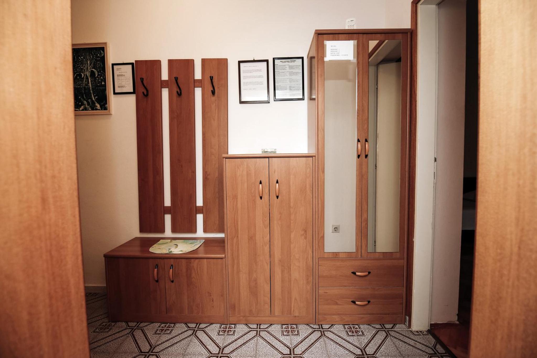 Apartments & Rooms Peranic