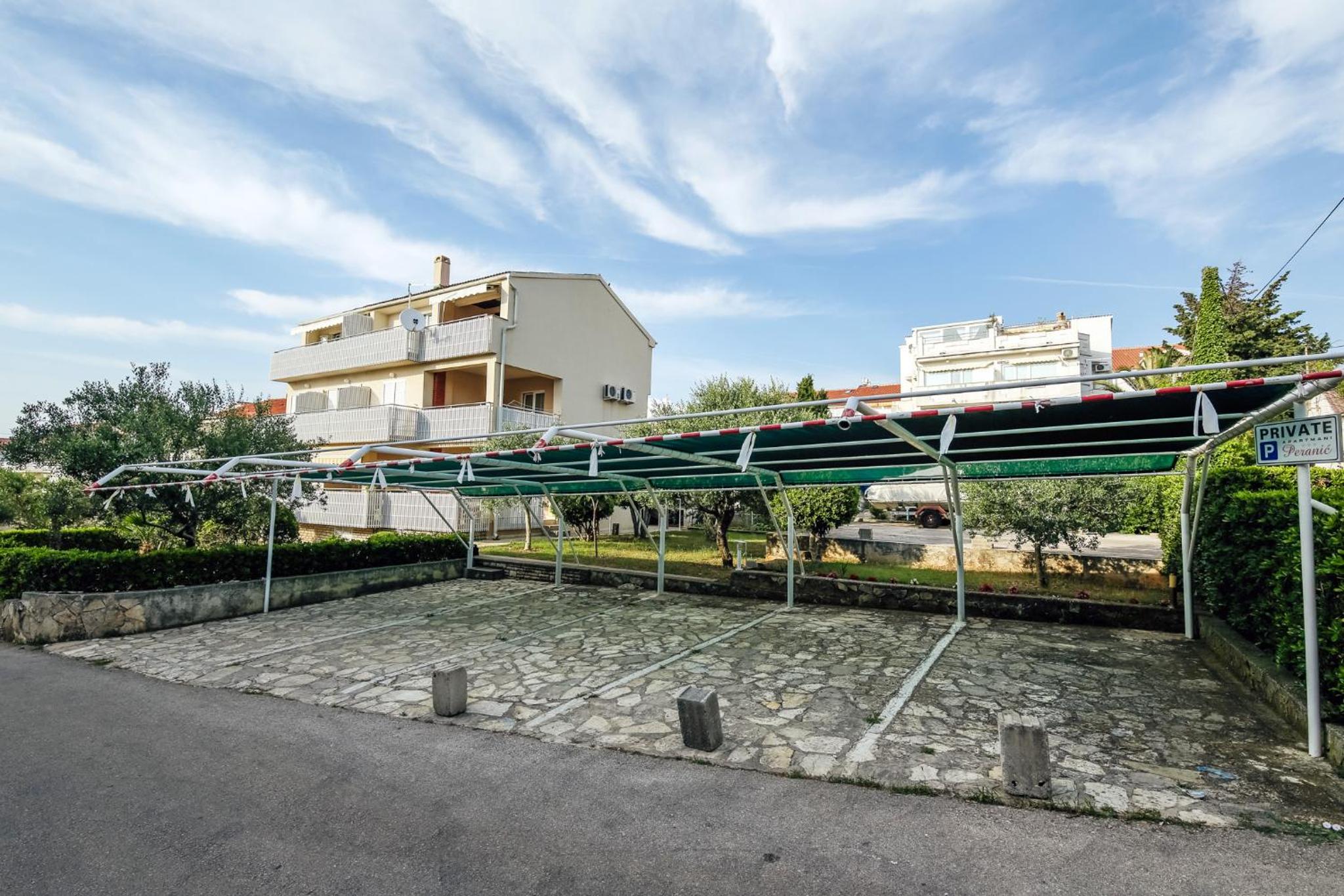 Apartments & Rooms Peranic