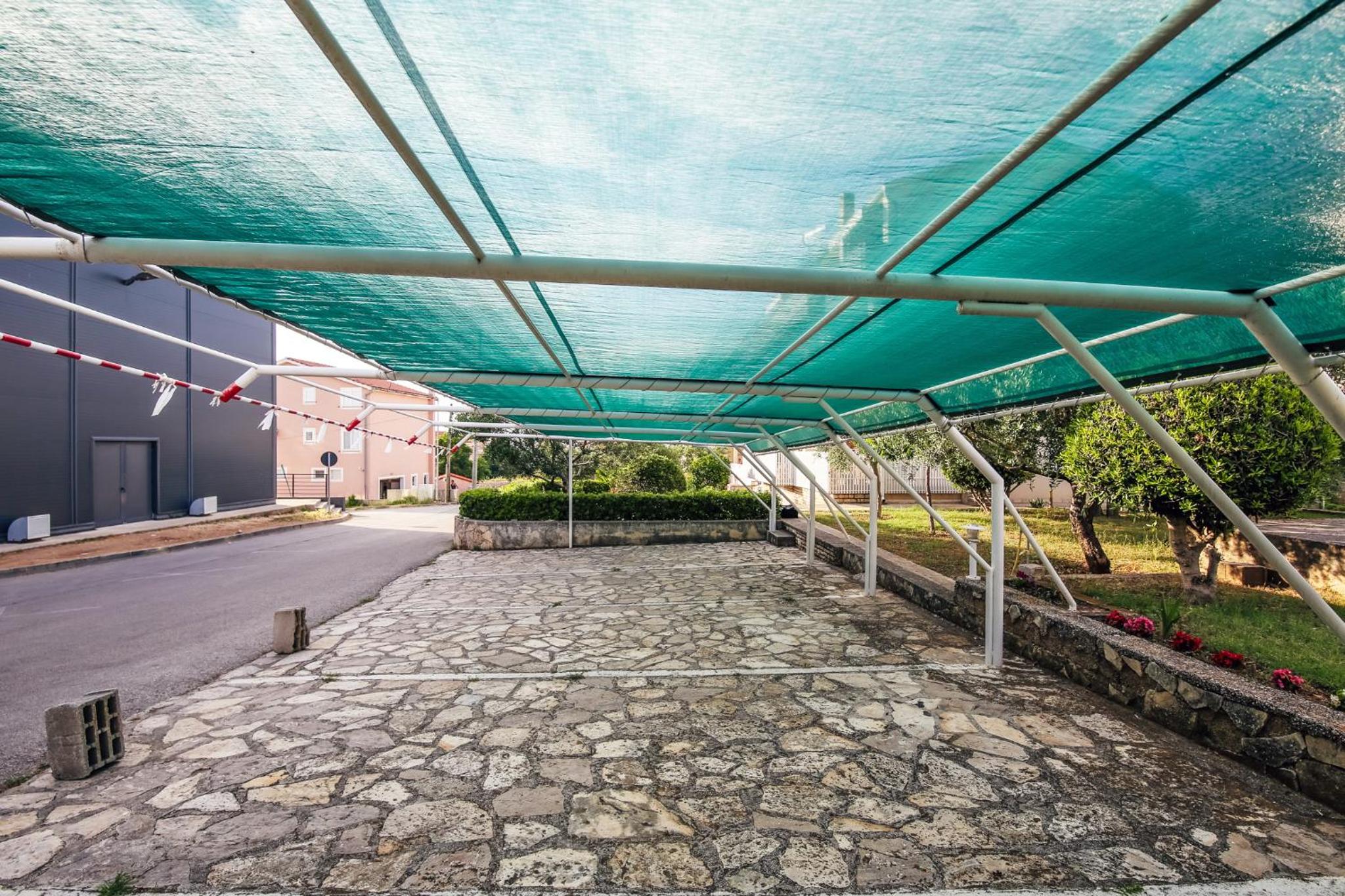 Apartments & Rooms Peranic