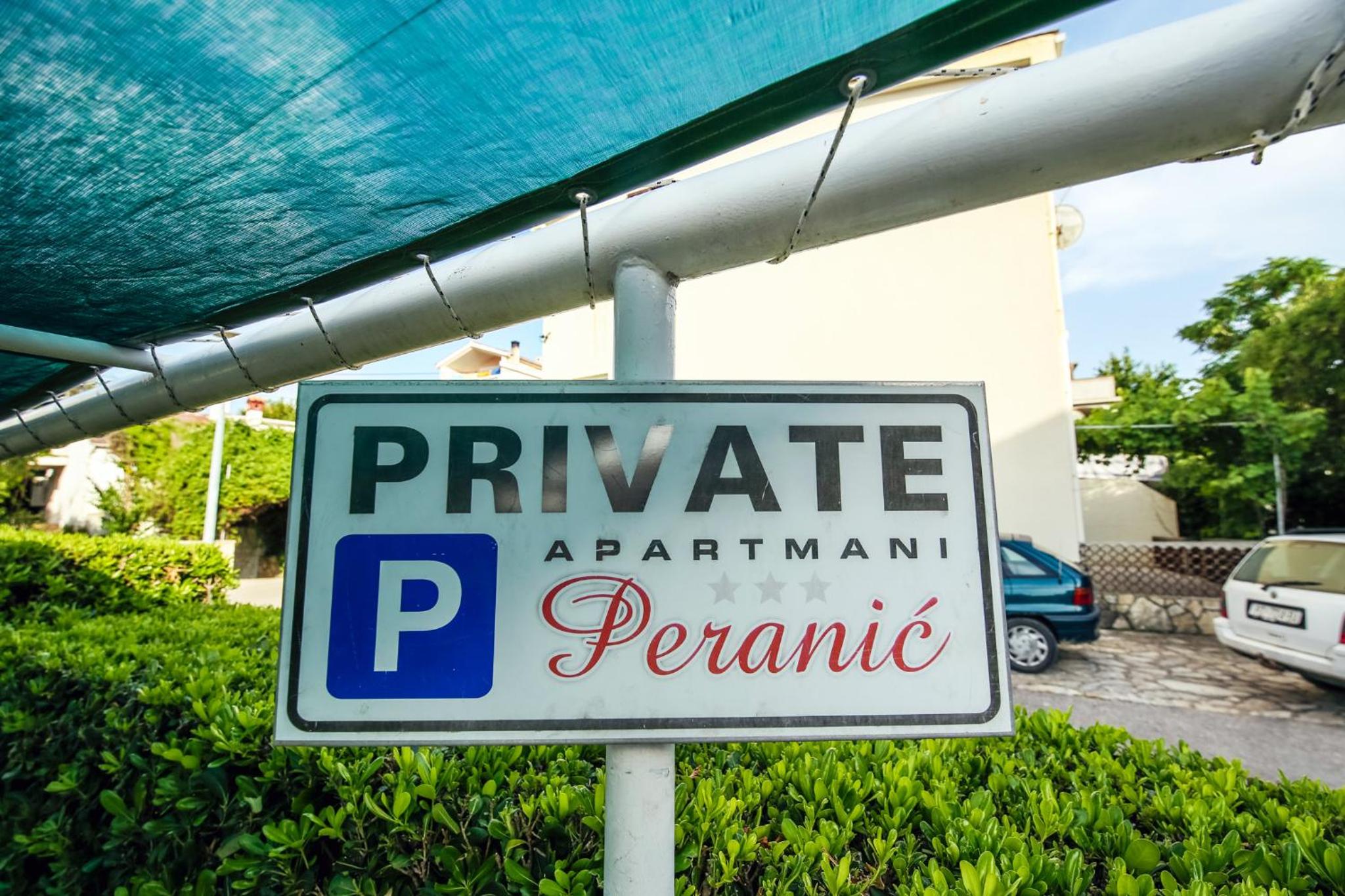 Apartments & Rooms Peranic