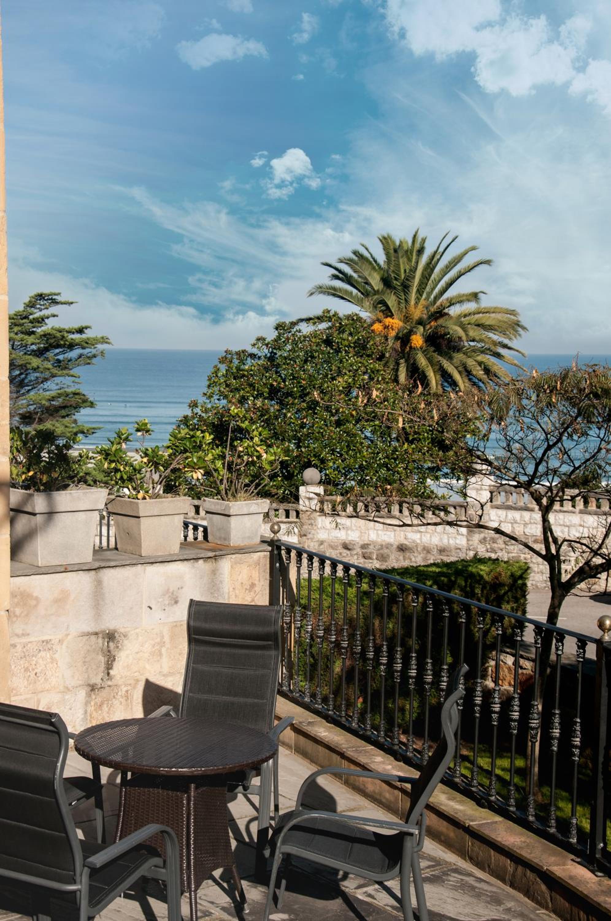 Apartamentos Costa Esmeralda