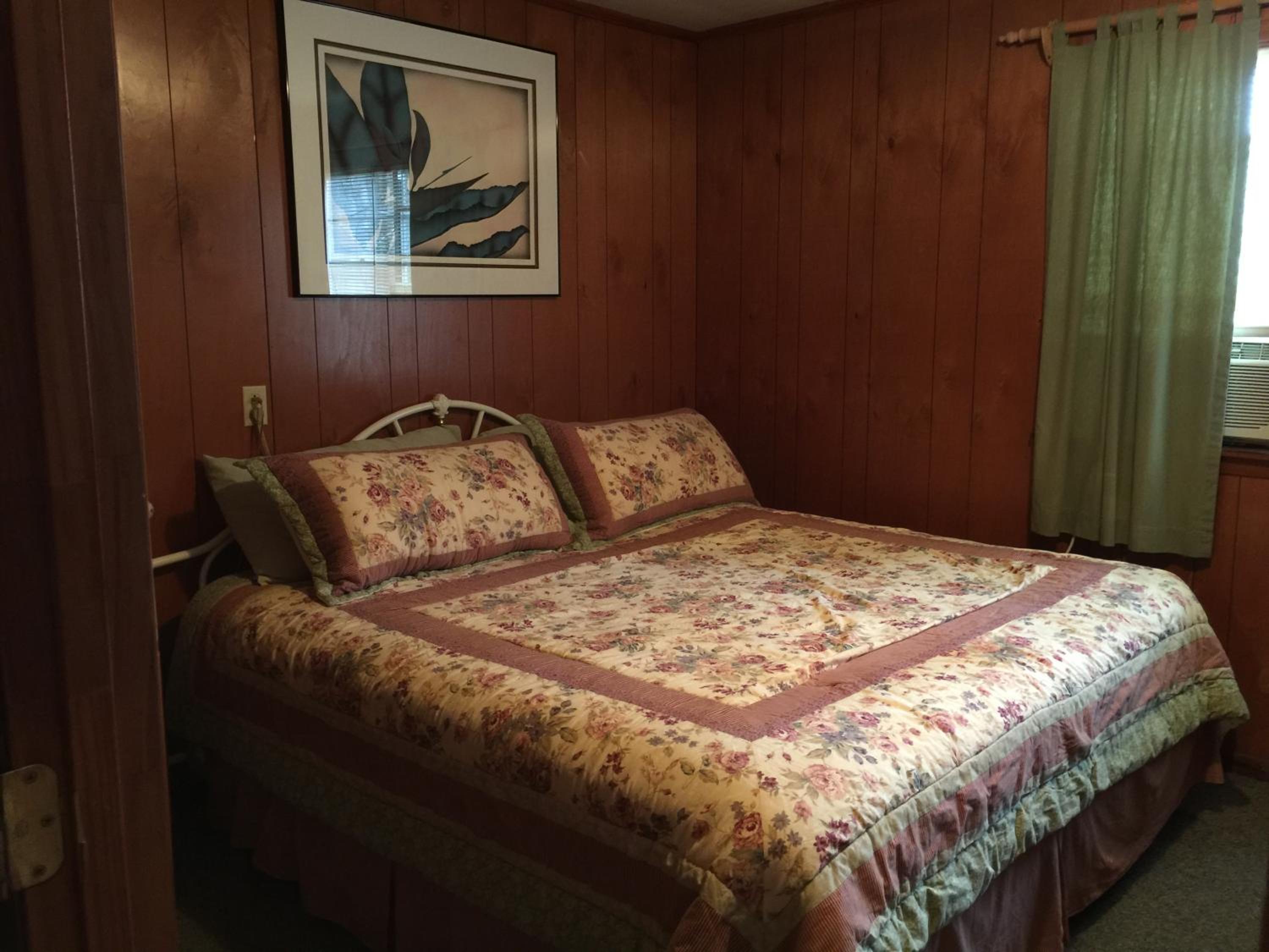 Phillips Historic Motel & Cottages