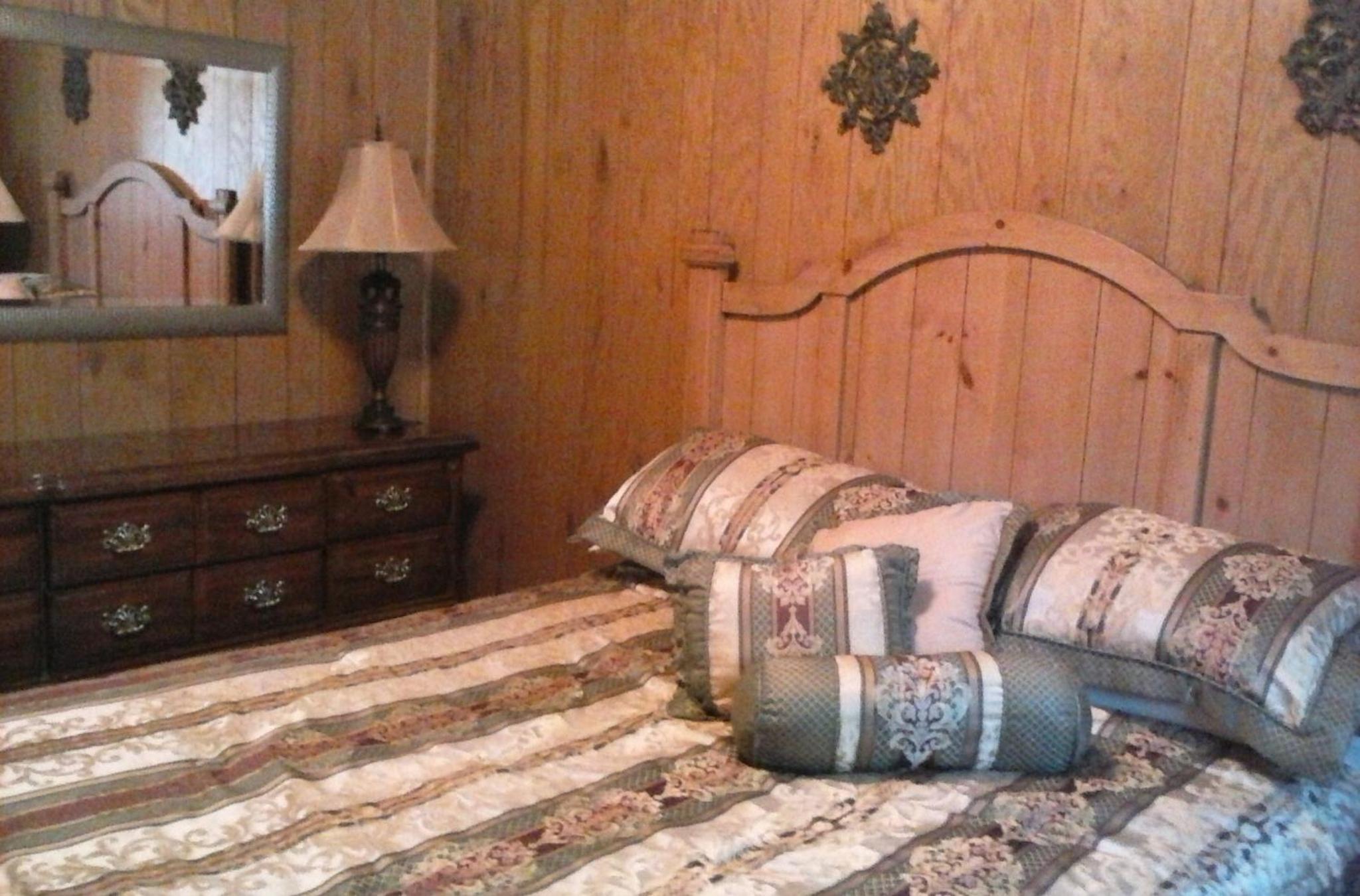 Phillips Historic Motel & Cottages