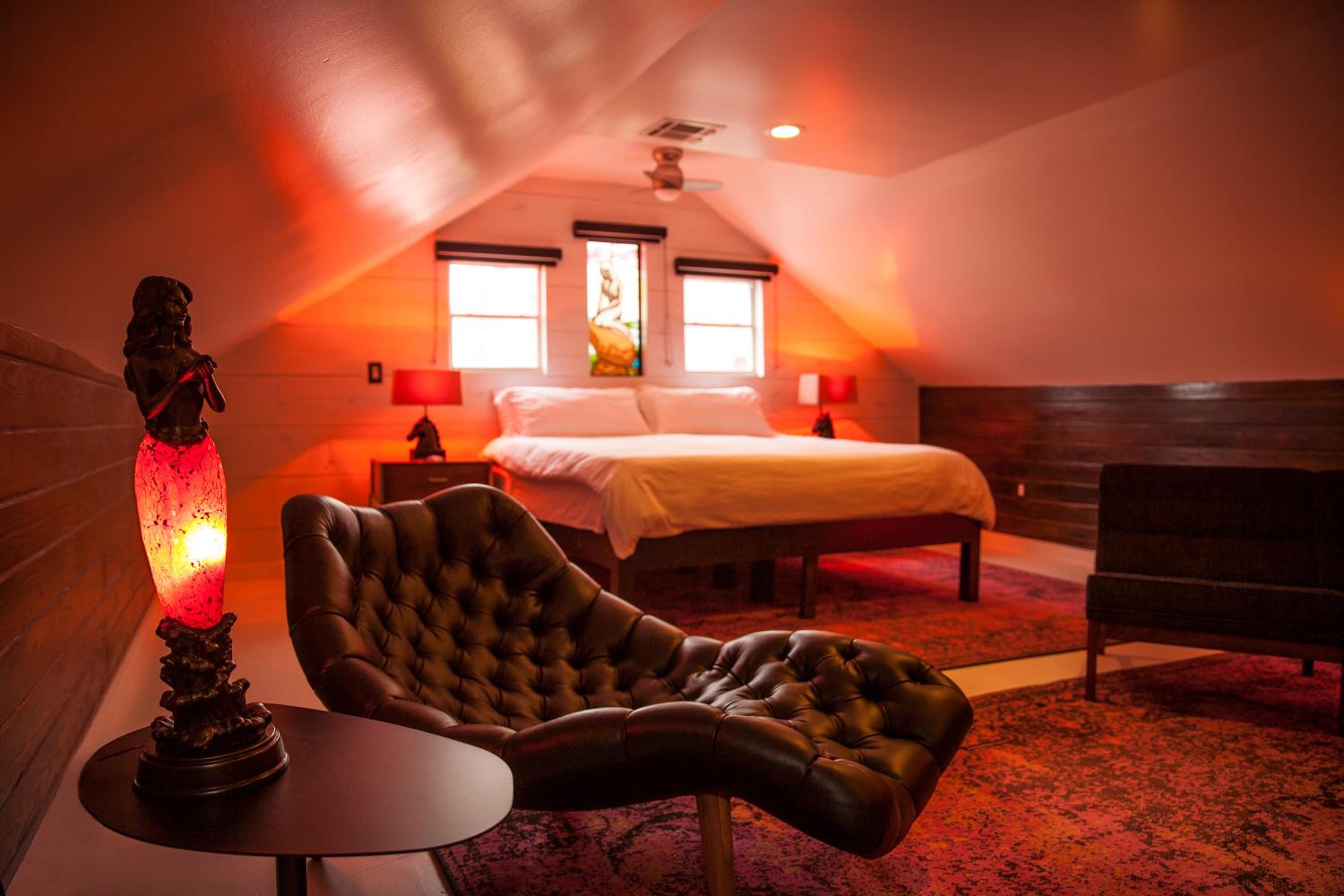 Royal Street Inn & Bar 3