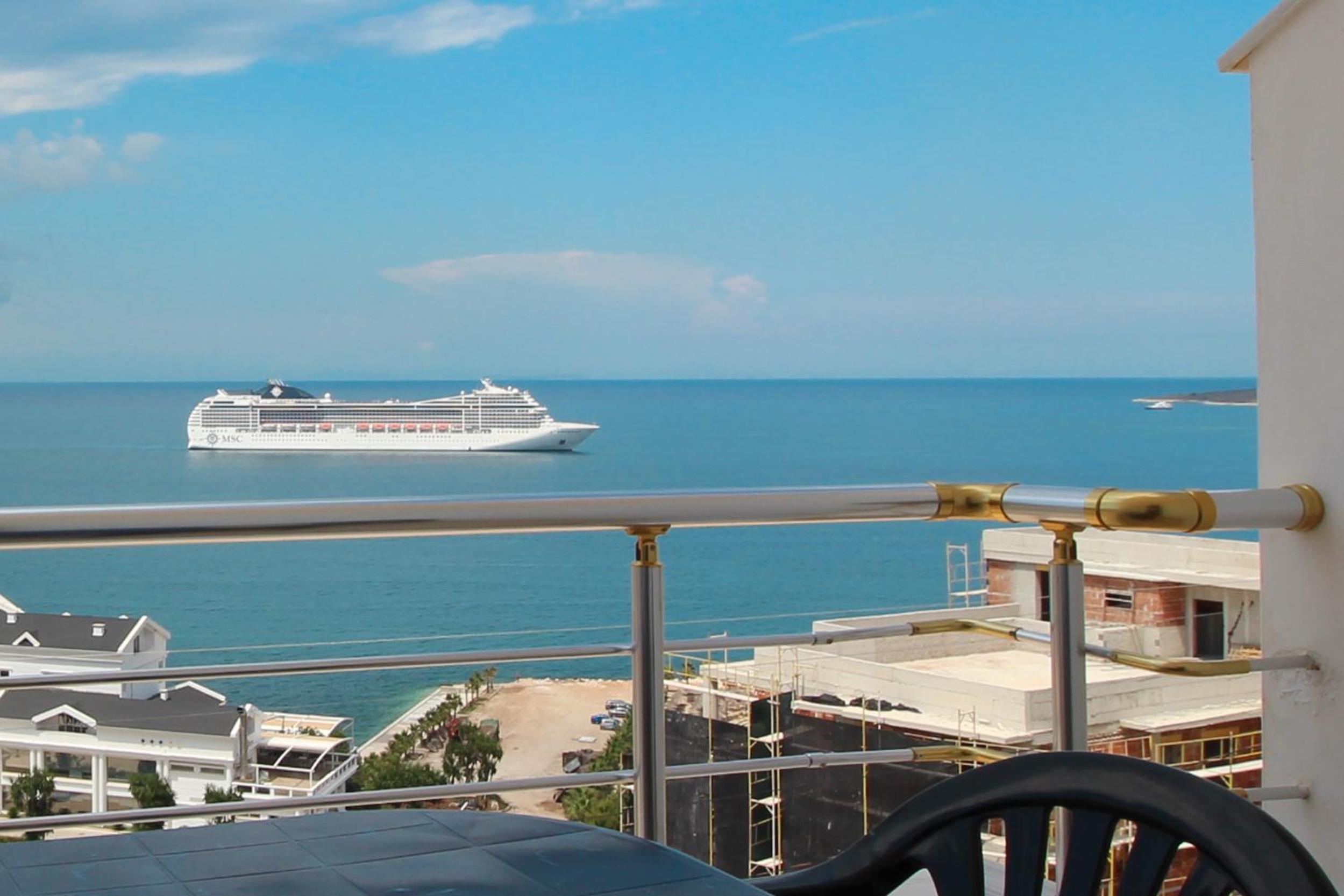 Bluemoon Suites Sarande