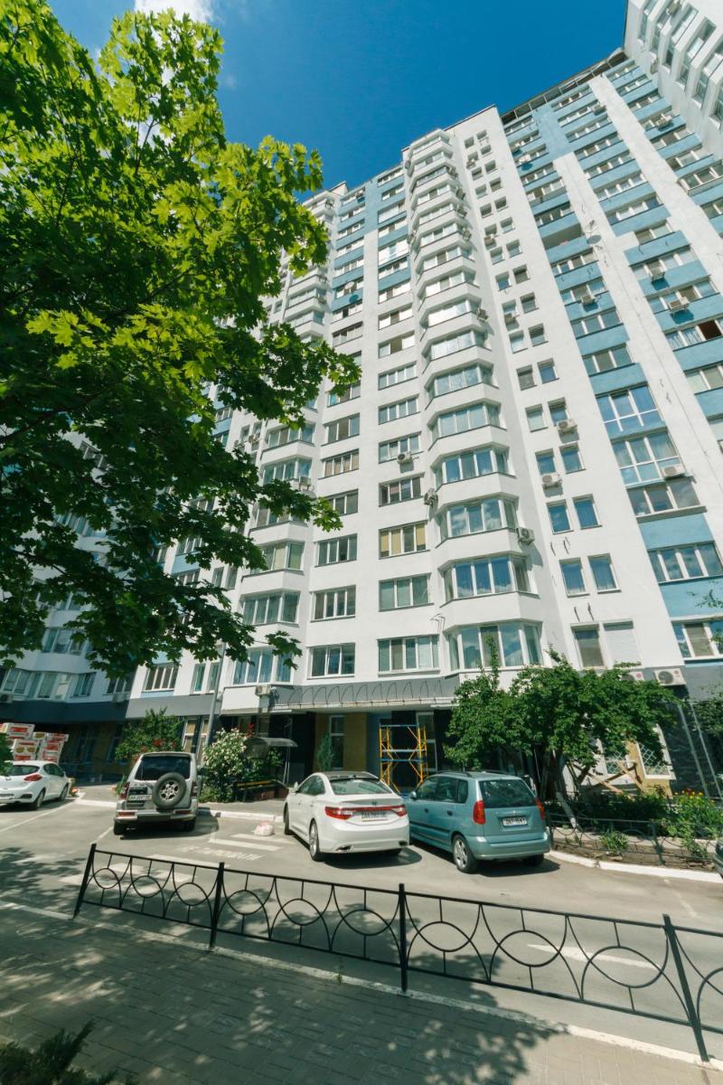 Apartment Poznyaky-Bazhana