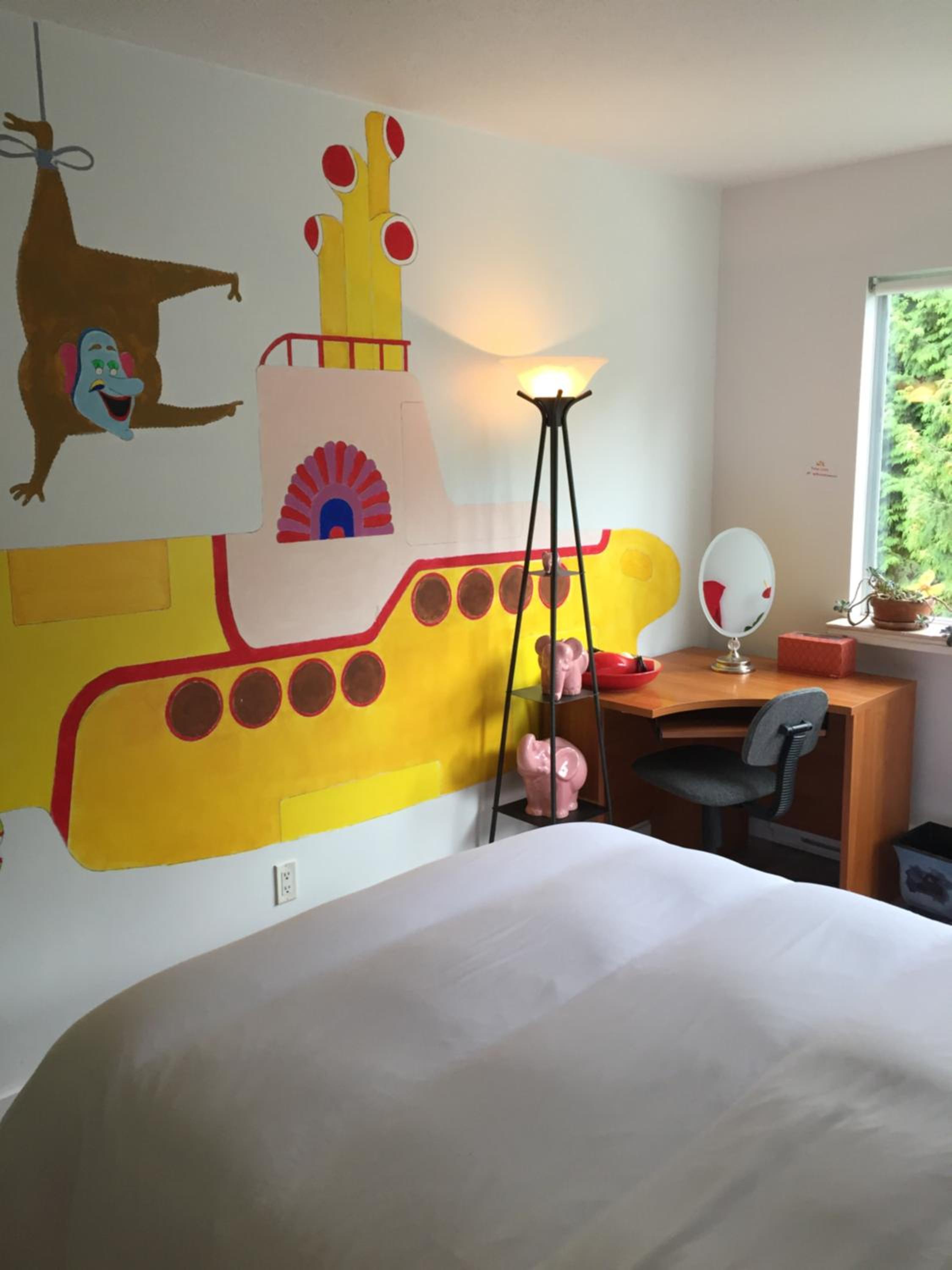 A Room at the Camelia Bed and Breakfast
