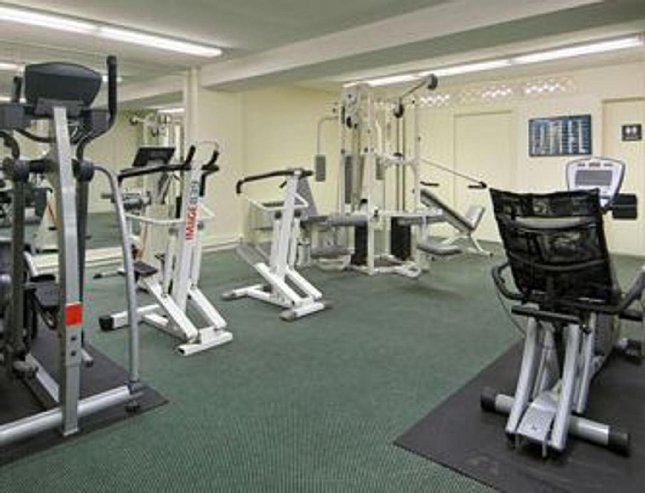 Arlington Vacations - Days Inn by Wyndham Arlington Pentagon - Property Image 9