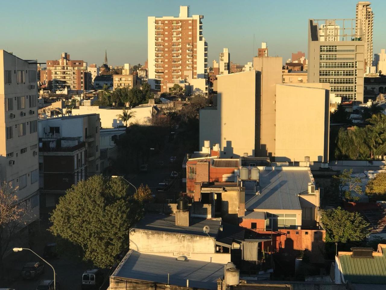 Hermoso apartamento a pasos de BV Pellegrini cochera!