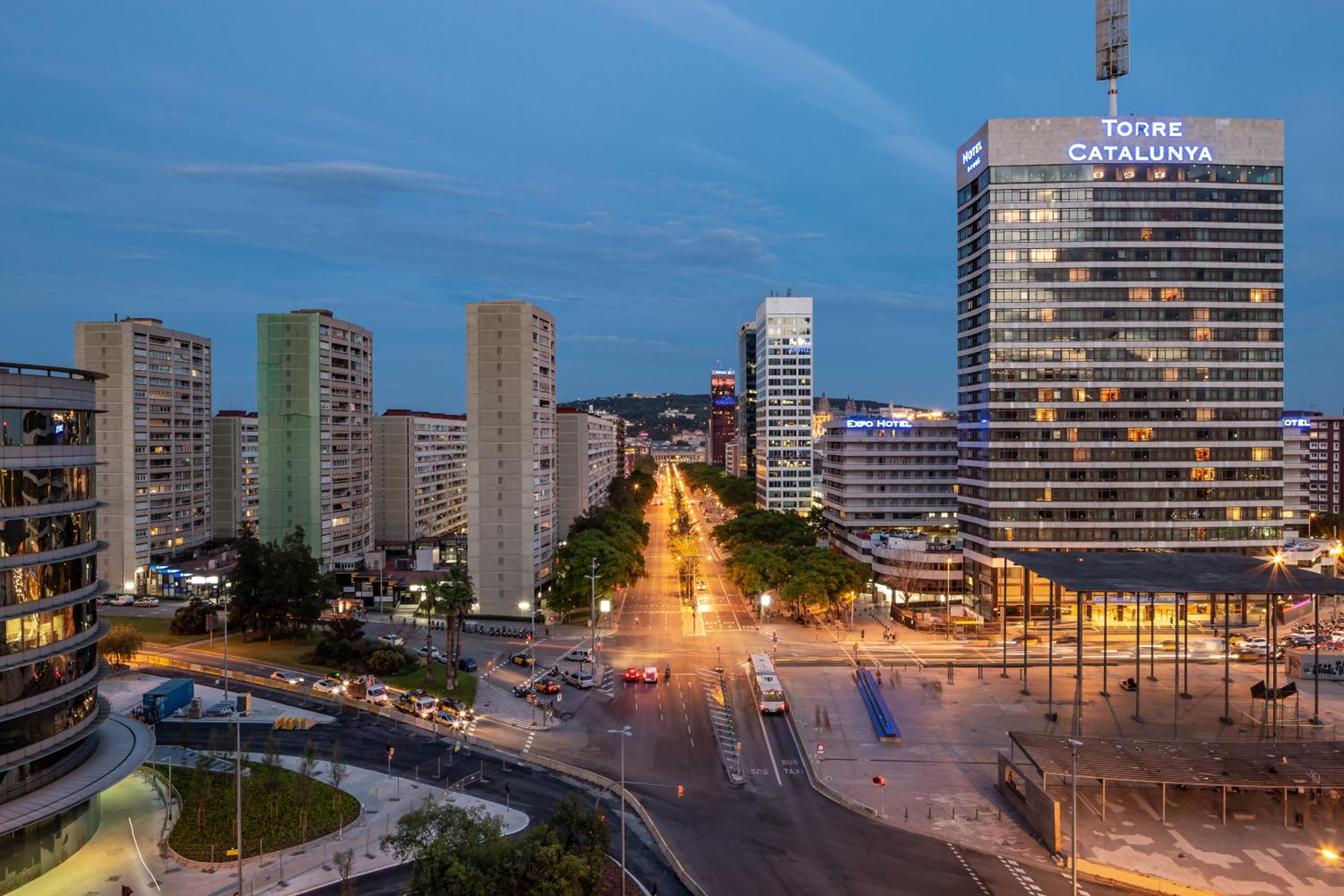 4 Bedroom High-Rise Apartment Amazing views!