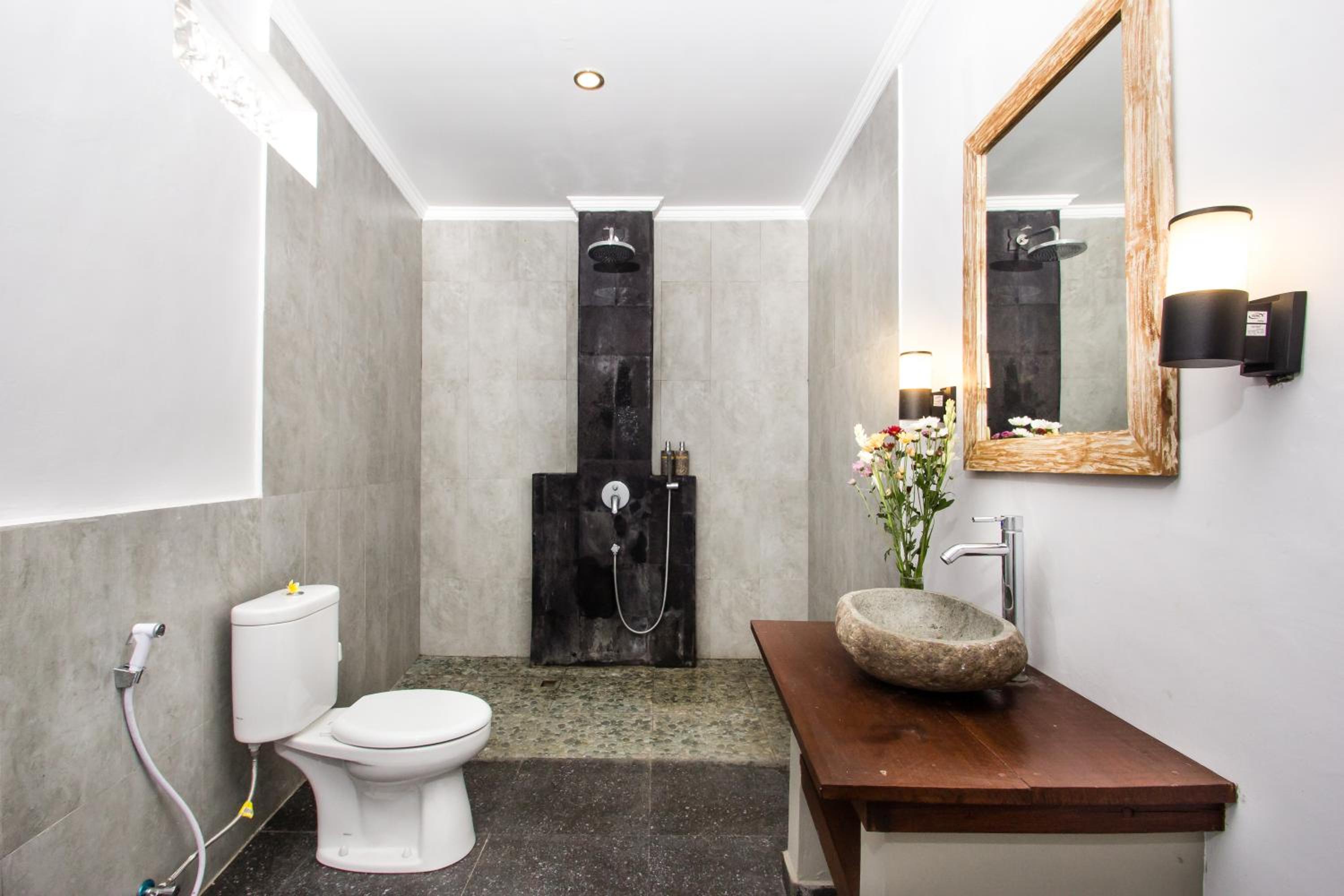 Akusara Guest House