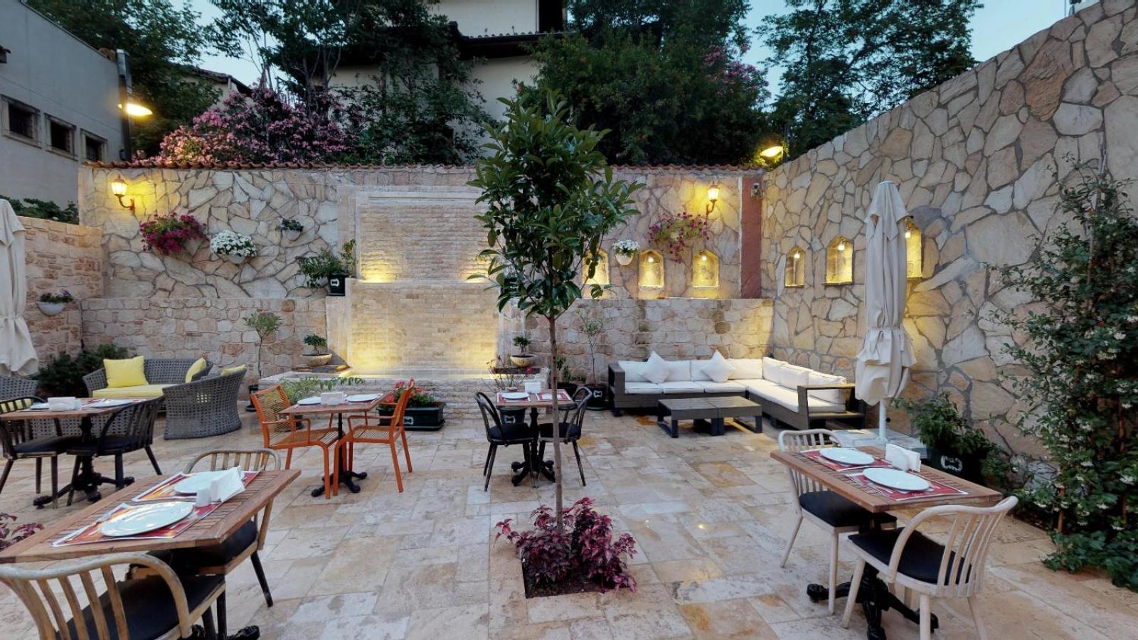 Patron Hotel - Image 22