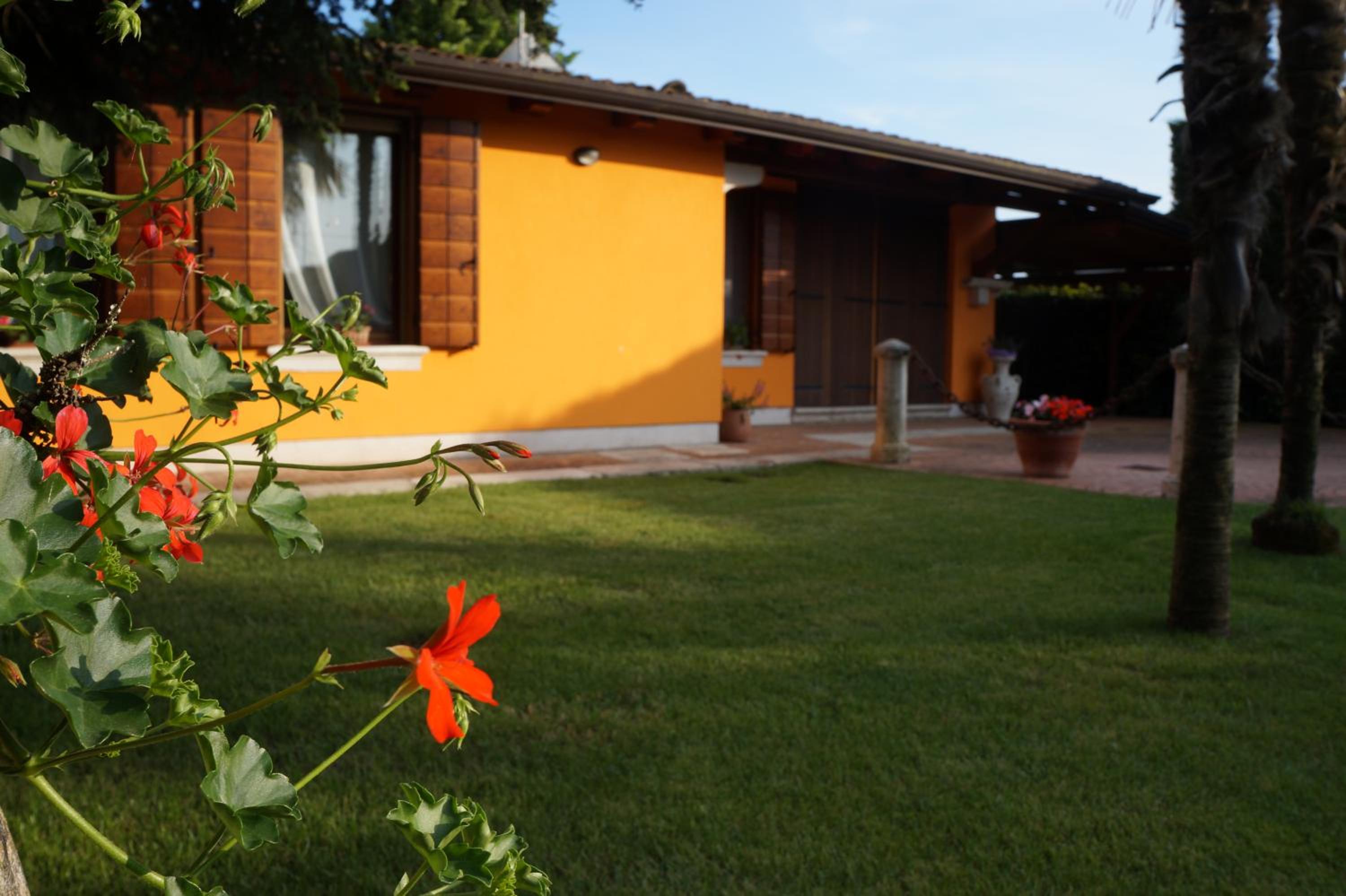 Orange House La Brigata Apartments view 5