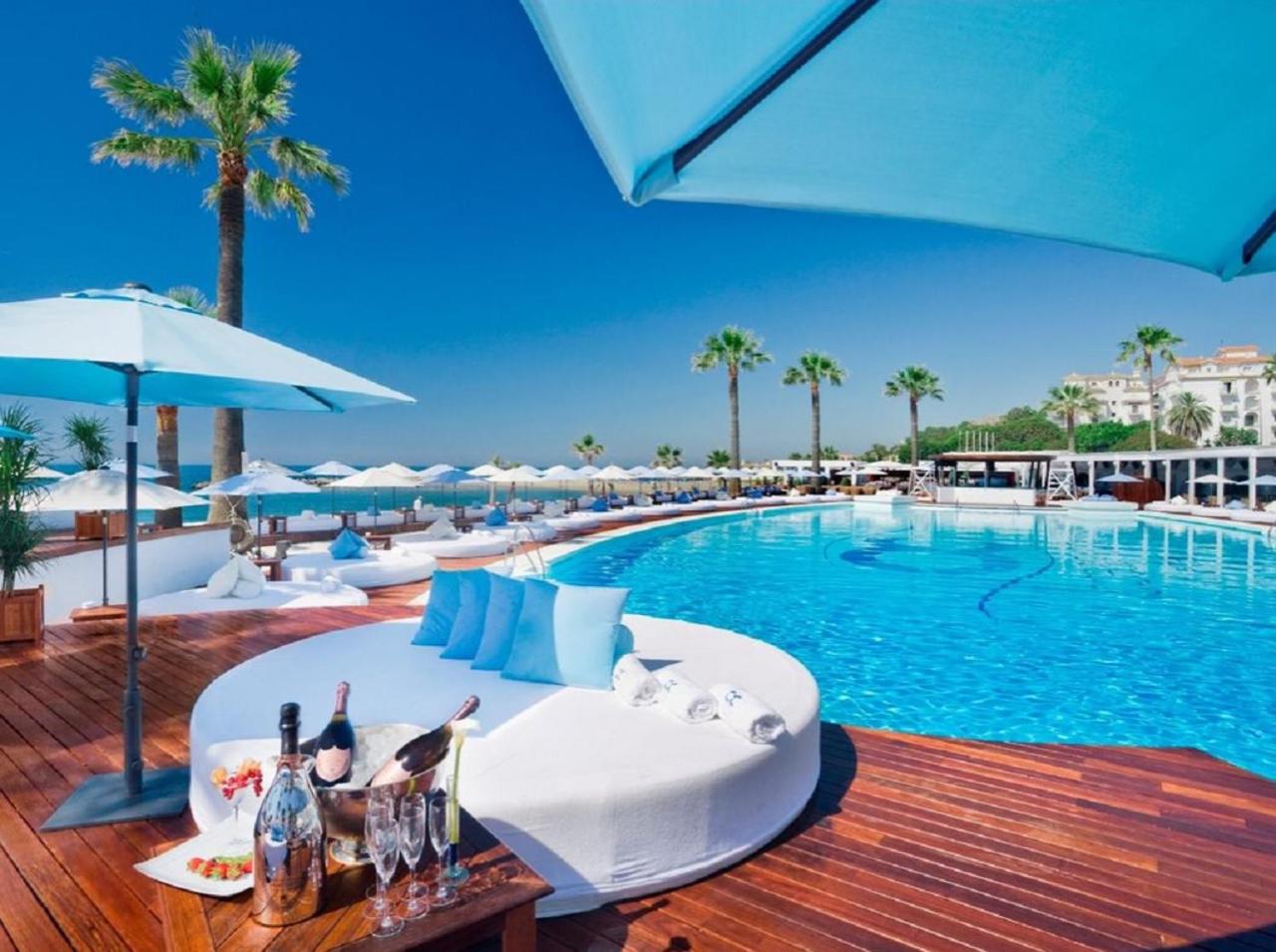 Beachfront Luxury Residence, Playas del Duque, Puerto Banús, Marbella photo 5