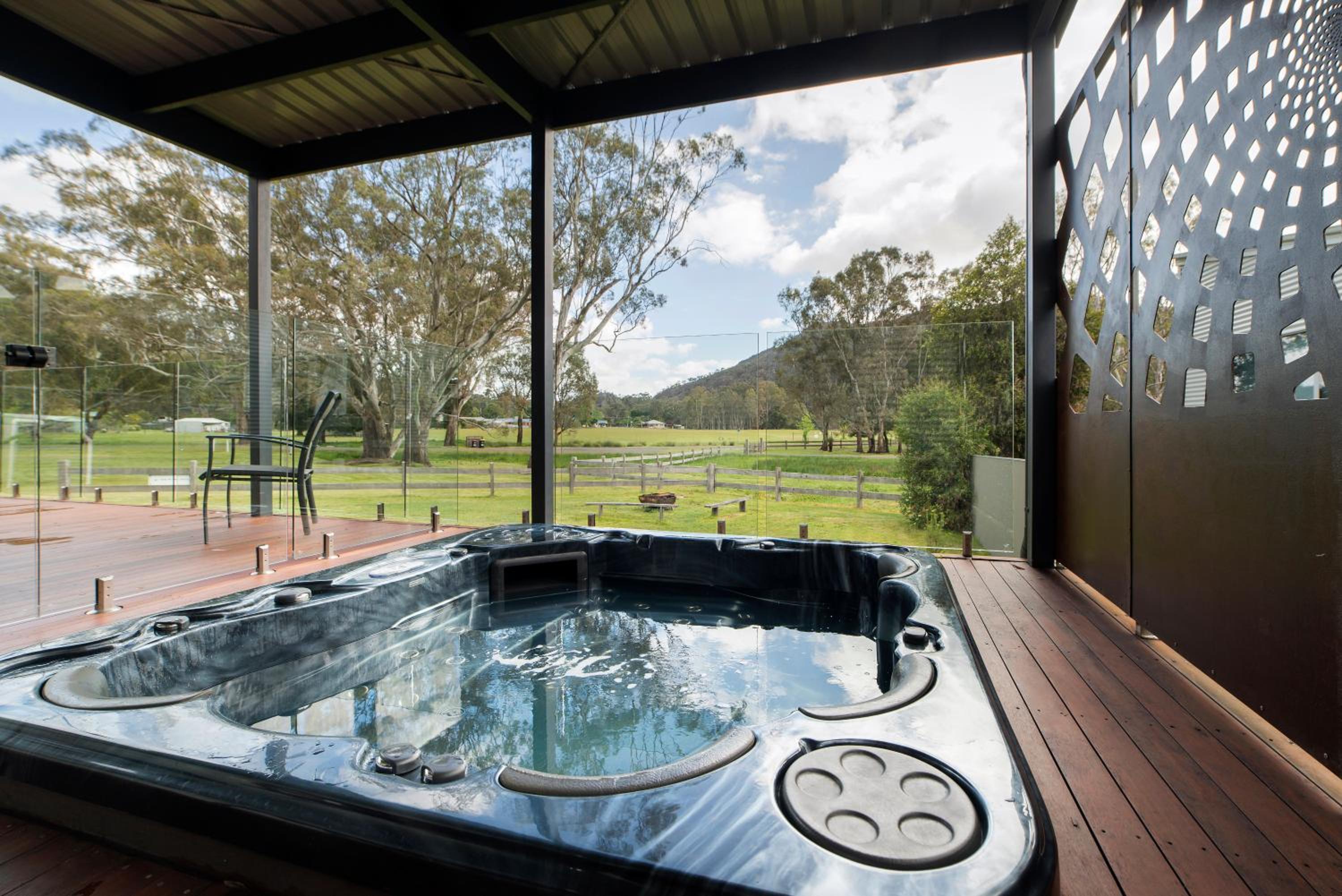 Hemley House Luxury in Halls Gap