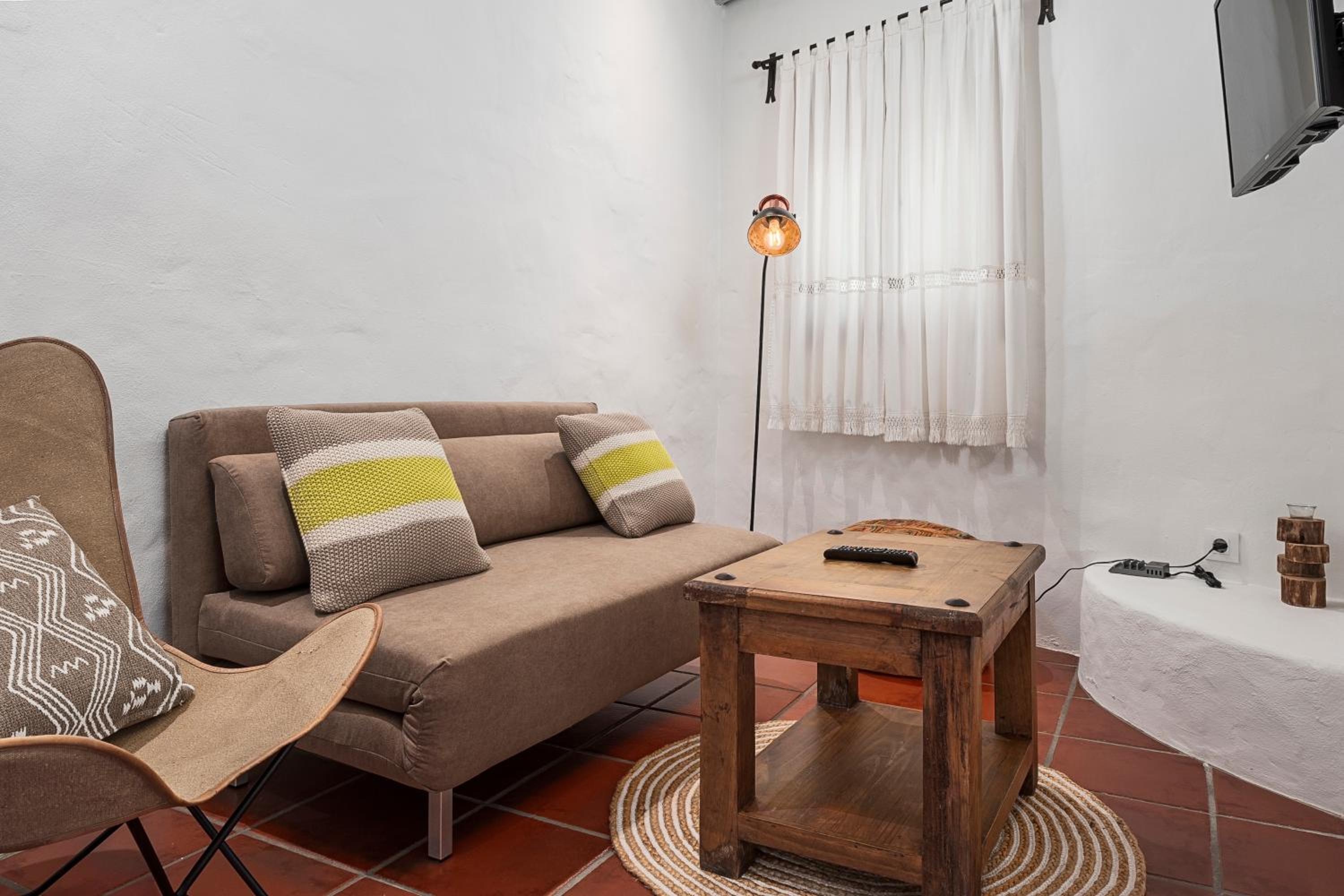 Habitaciones y Apartamentos en el centro La Jábega by Conil Home