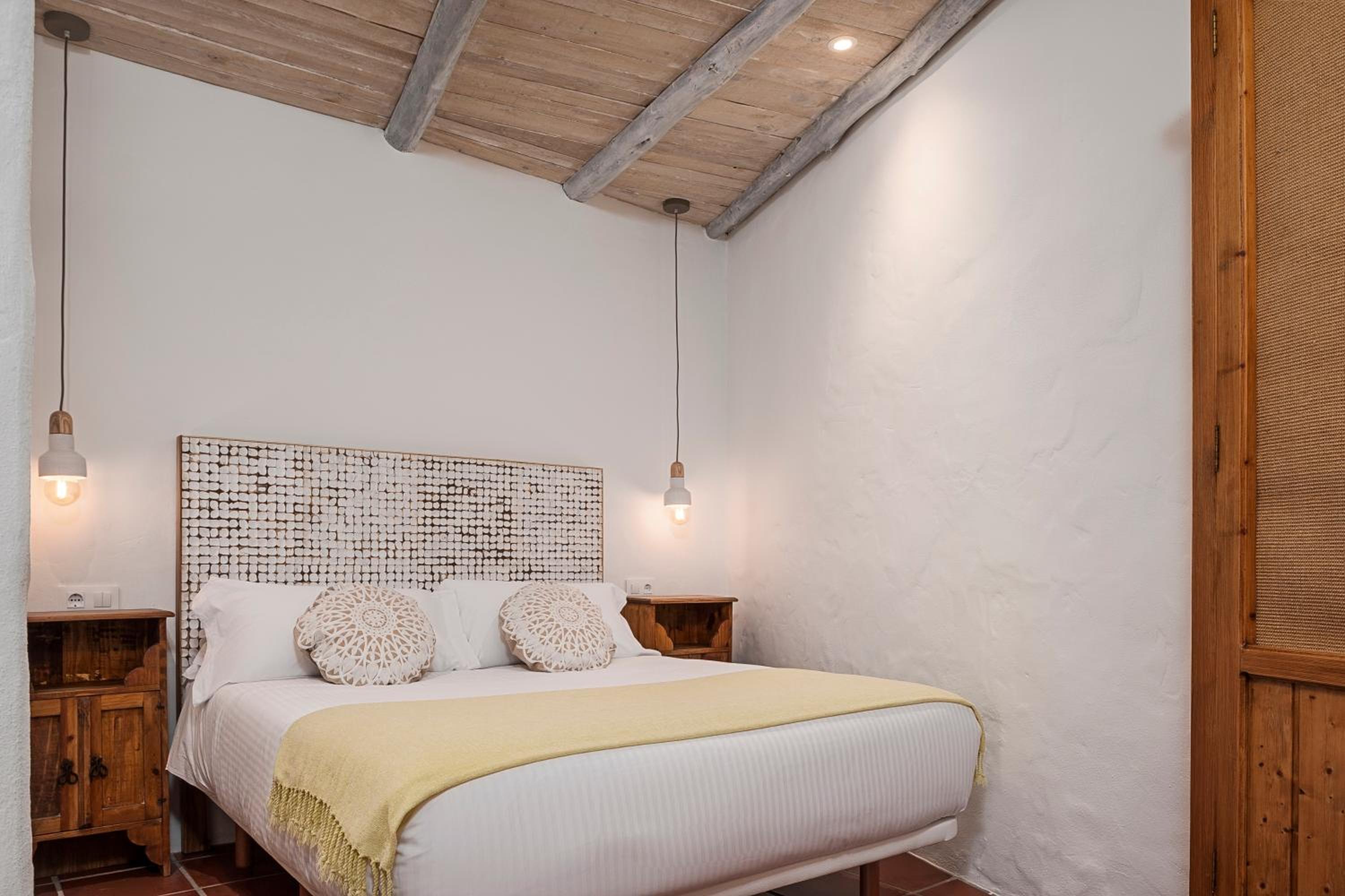 Habitaciones y Apartamentos en el centro La Jábega by Conil Home