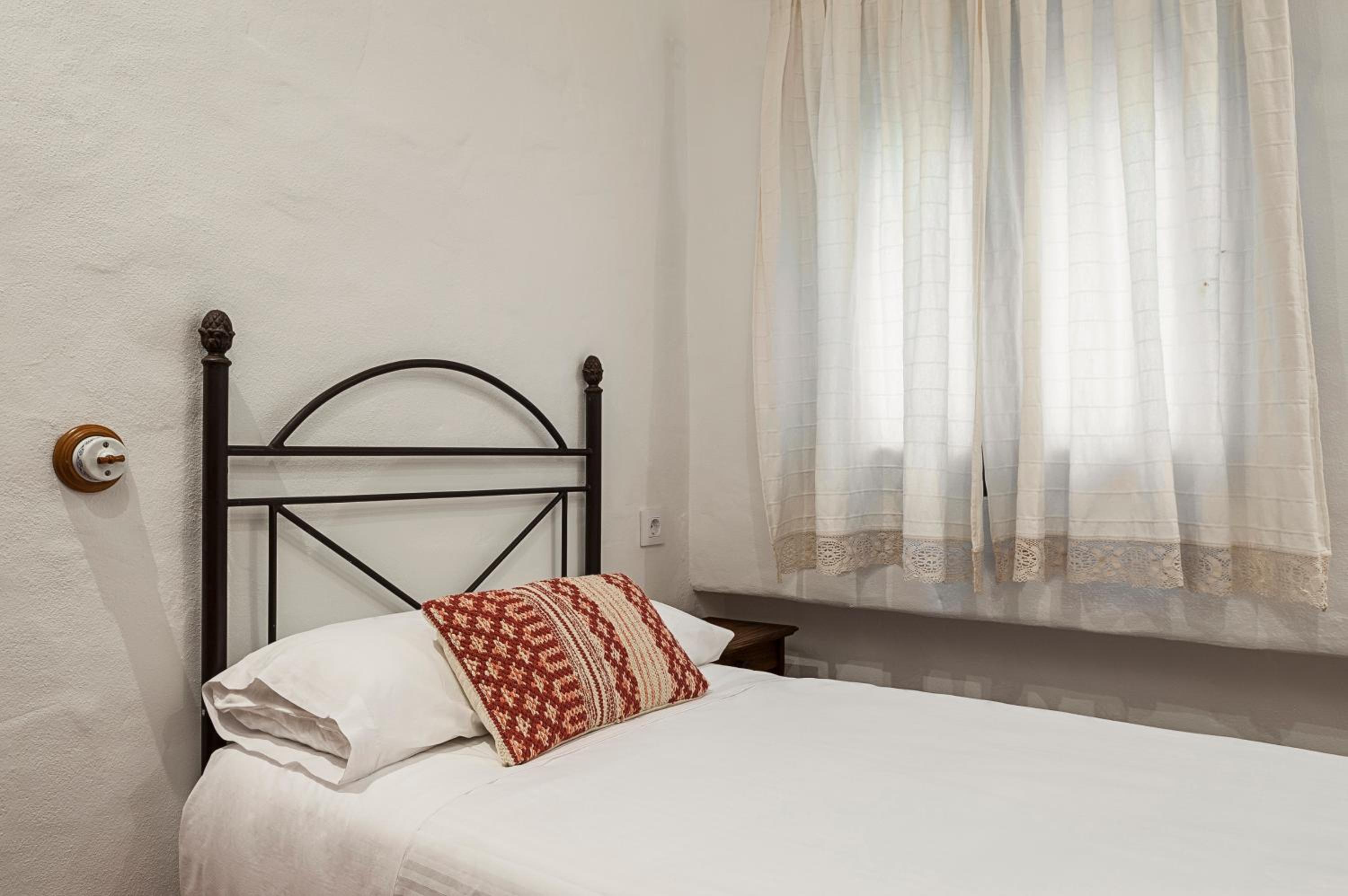 Habitaciones y Apartamentos en el centro La Jábega by Conil Home