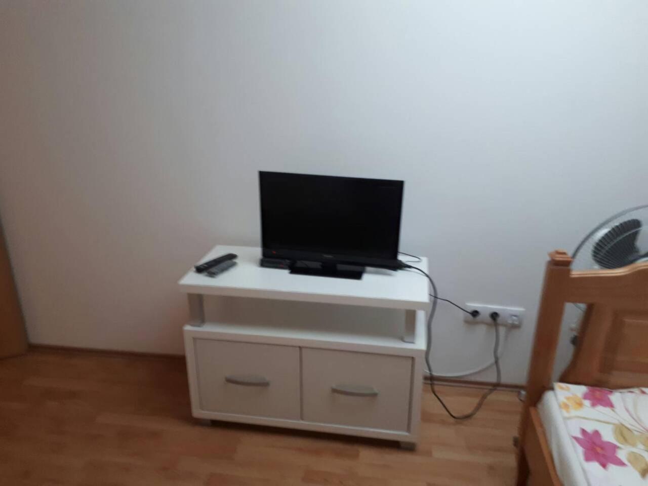 Photo 51