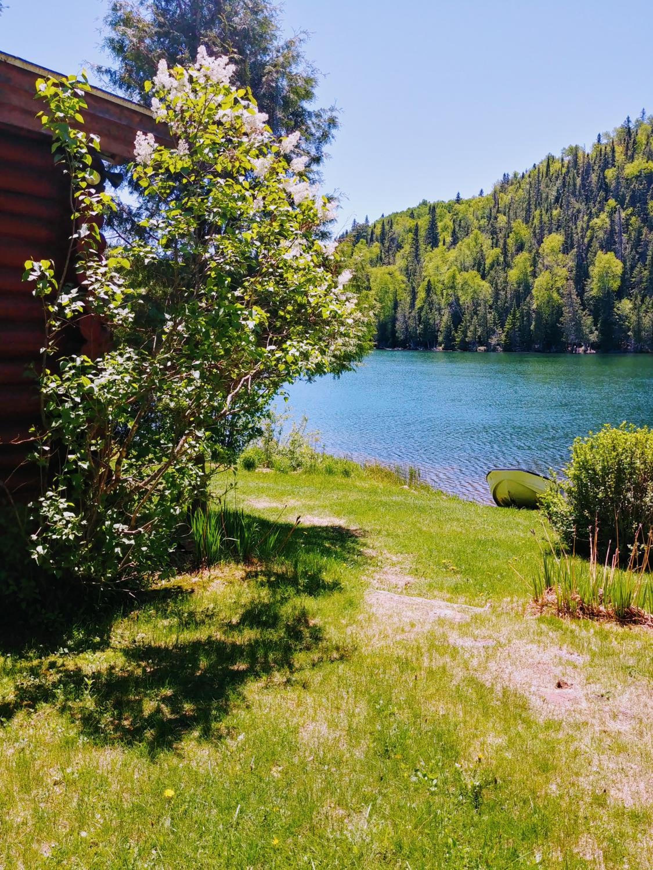Kan-à-Mouche Pourvoirie Auberge et Chalets