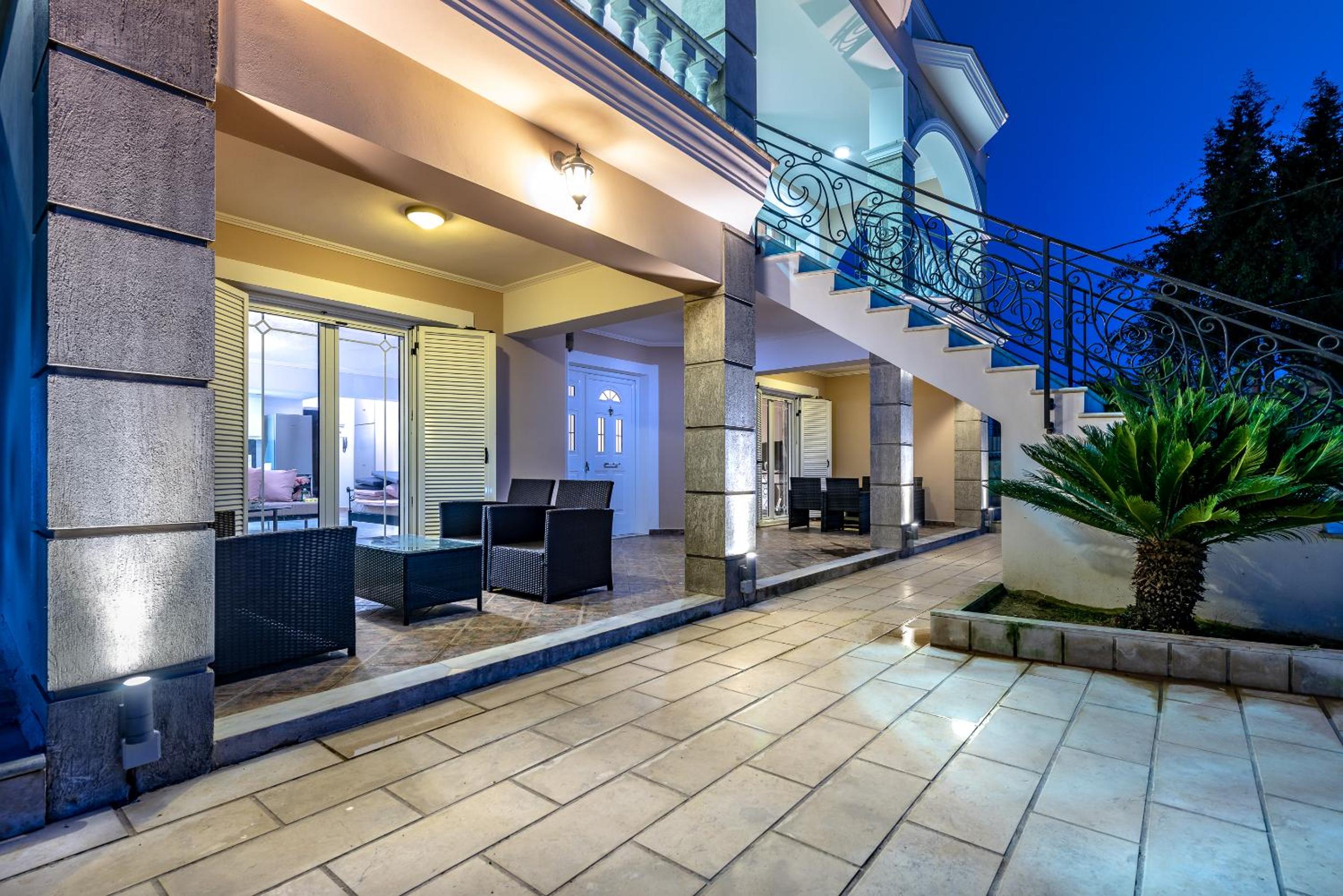 Erato Apartment