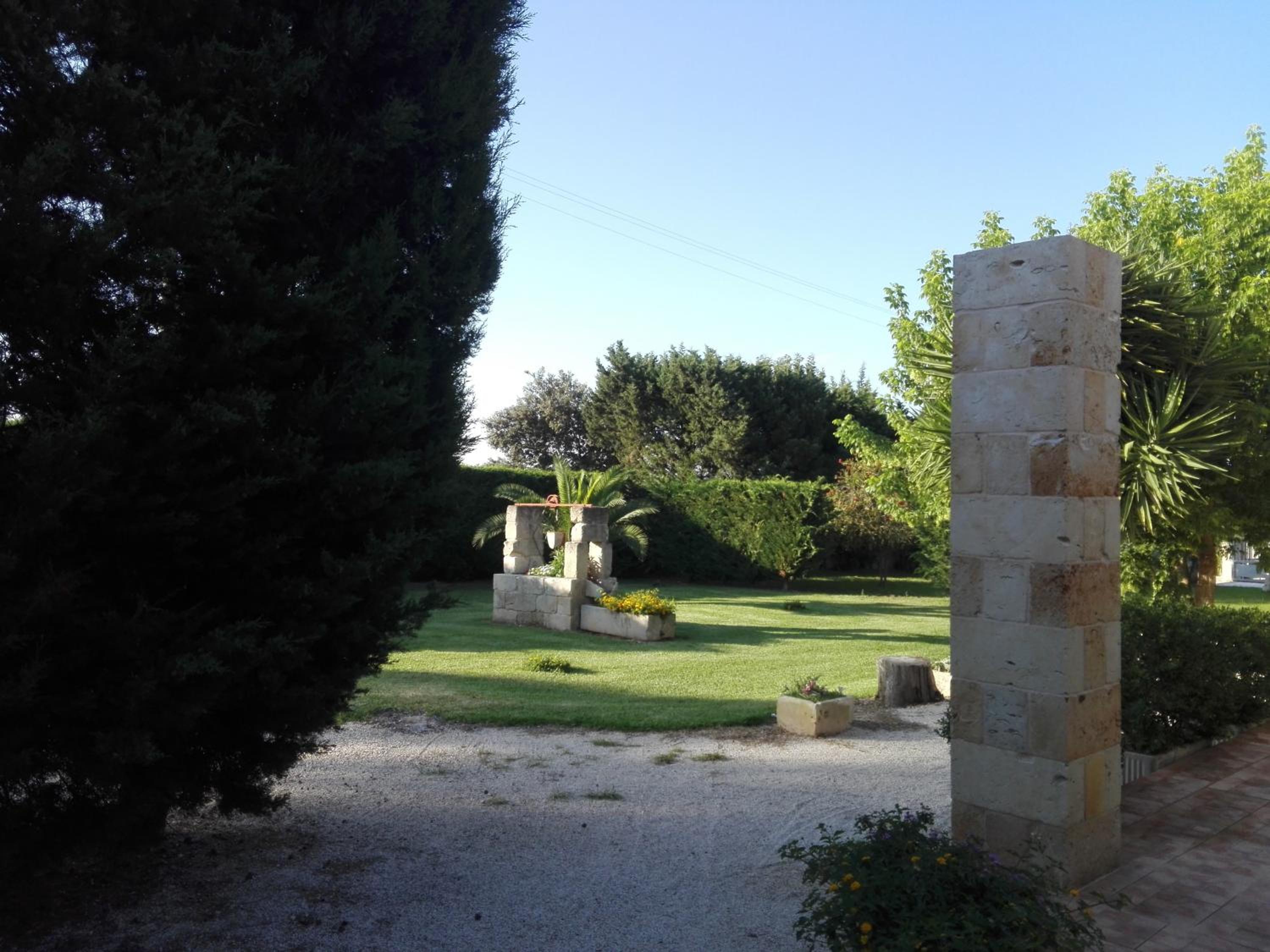 Photo 48