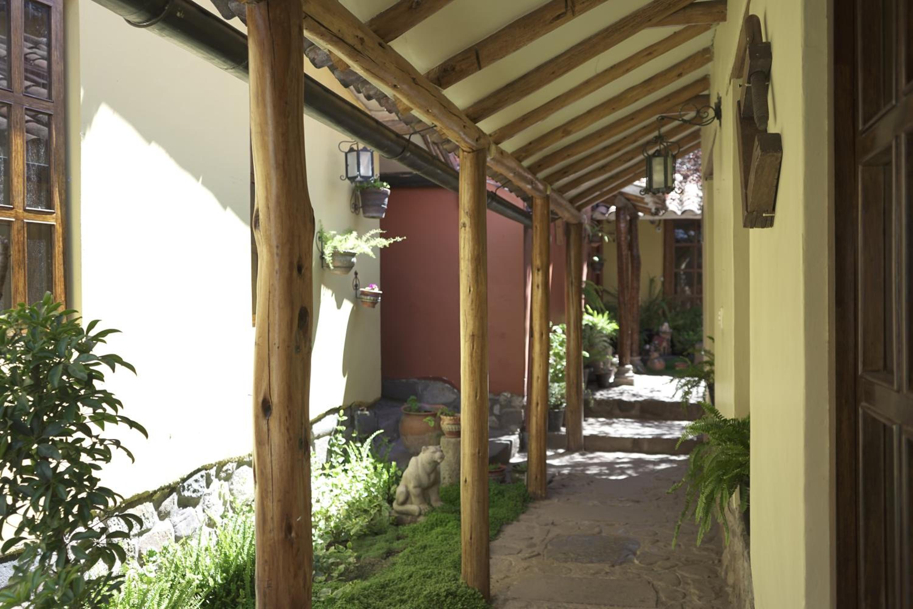"LLipimpac Guesthouse"