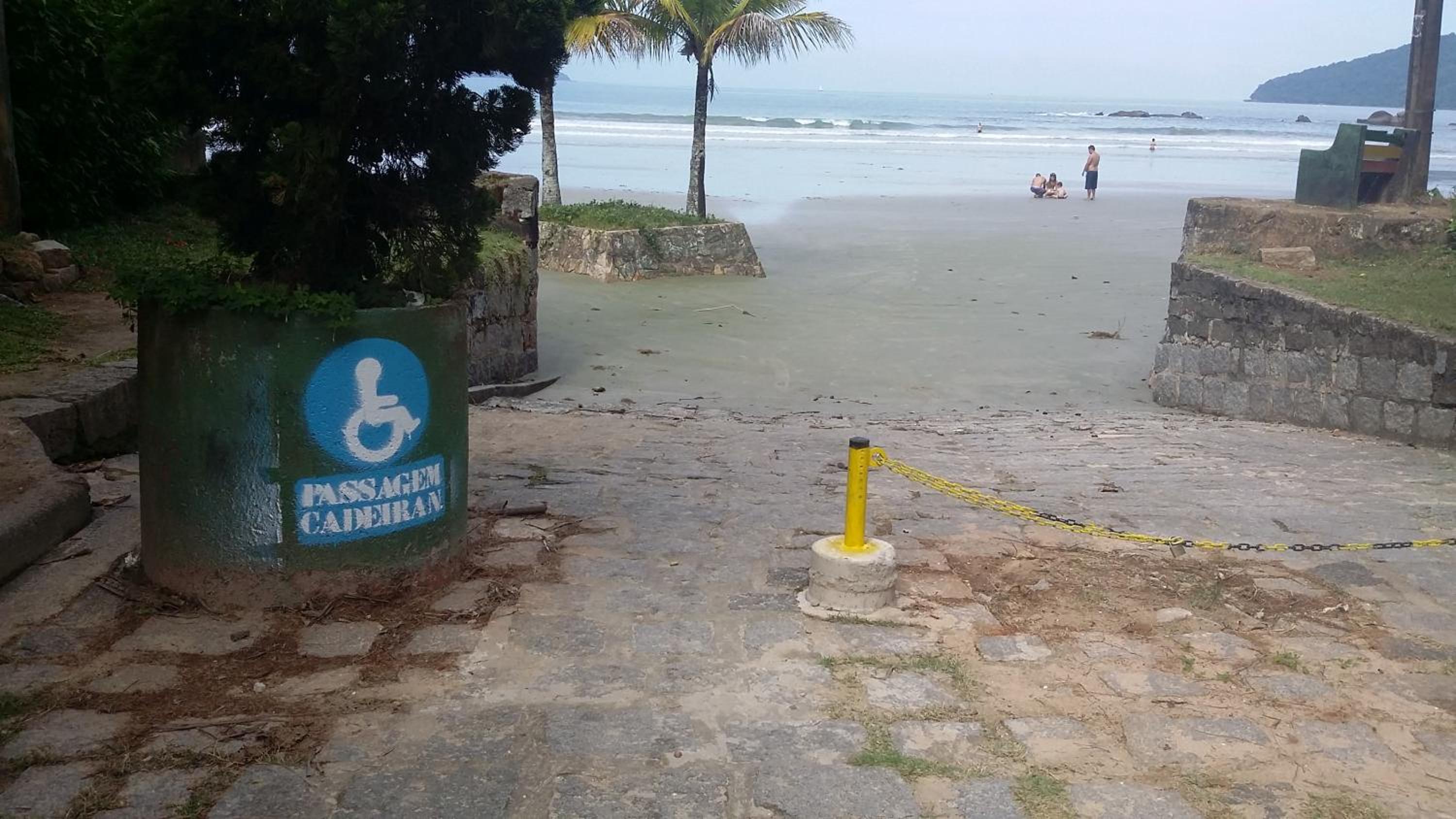 Condominio RESIDENCIAL Via Marina a 80 metros da Praia da Enseada