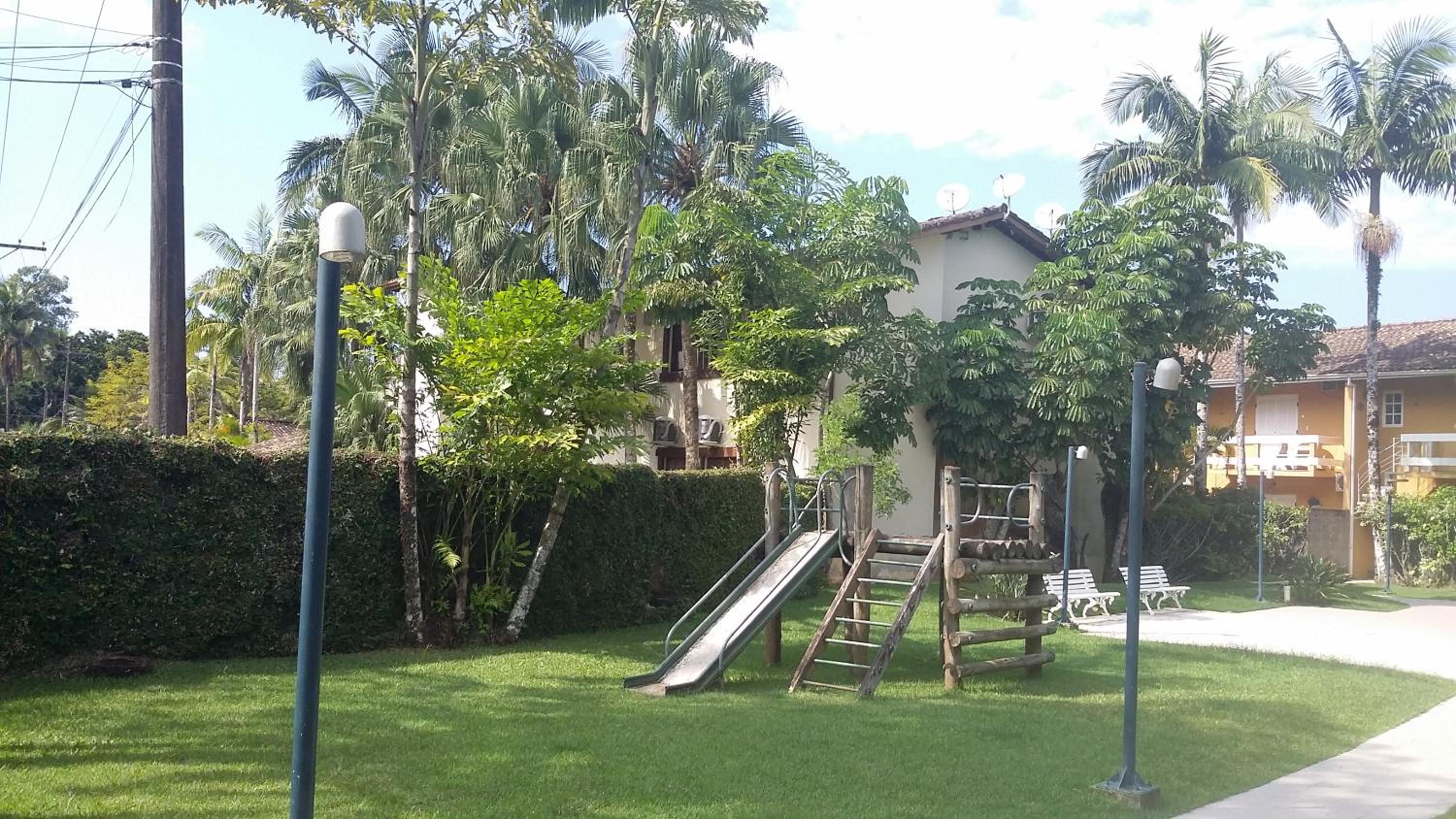 Condominio RESIDENCIAL Via Marina a 80 metros da Praia da Enseada