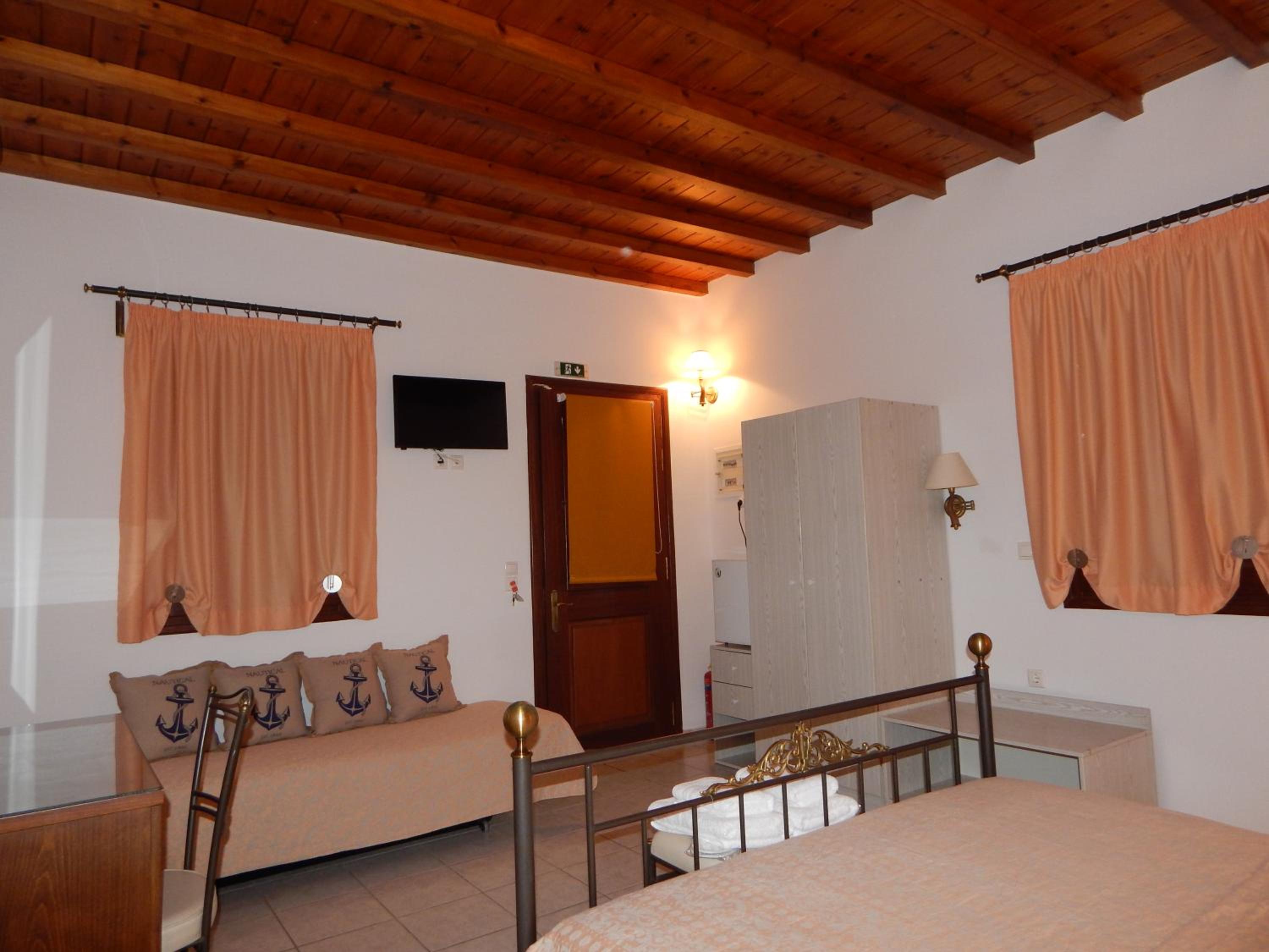 Tinos Suites & Apartments