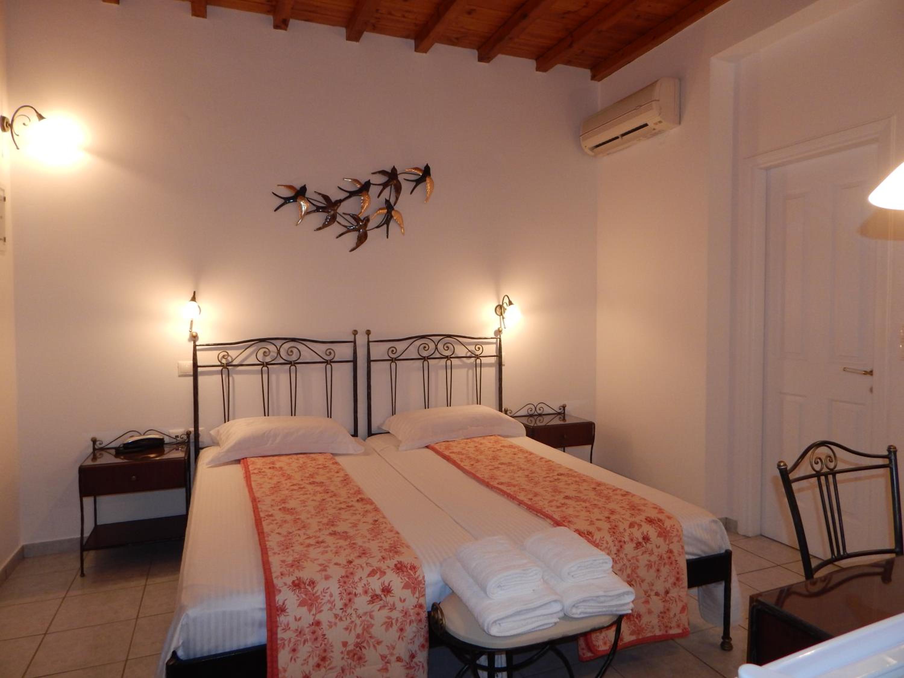 Tinos Suites & Apartments