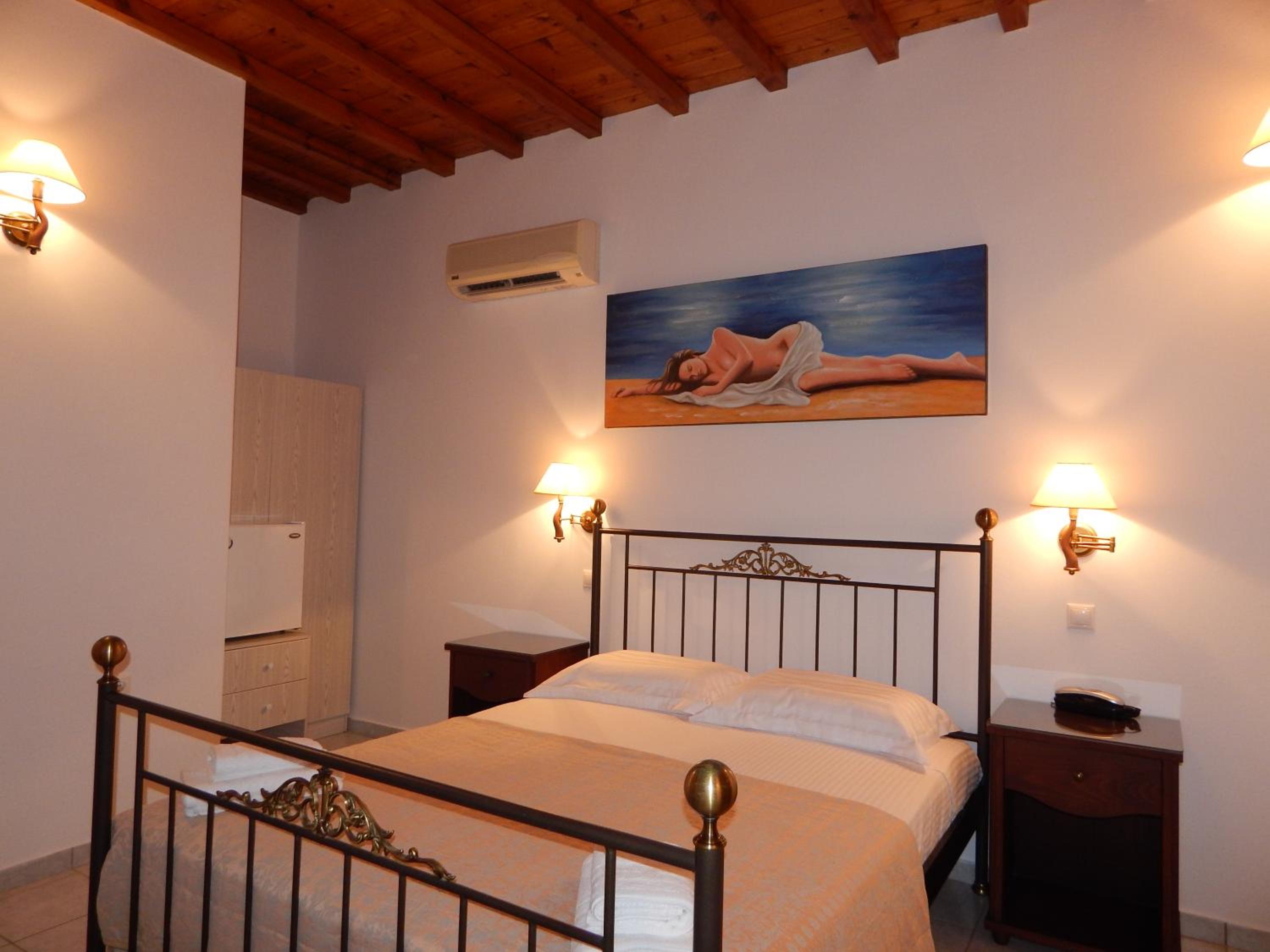 Tinos Suites & Apartments