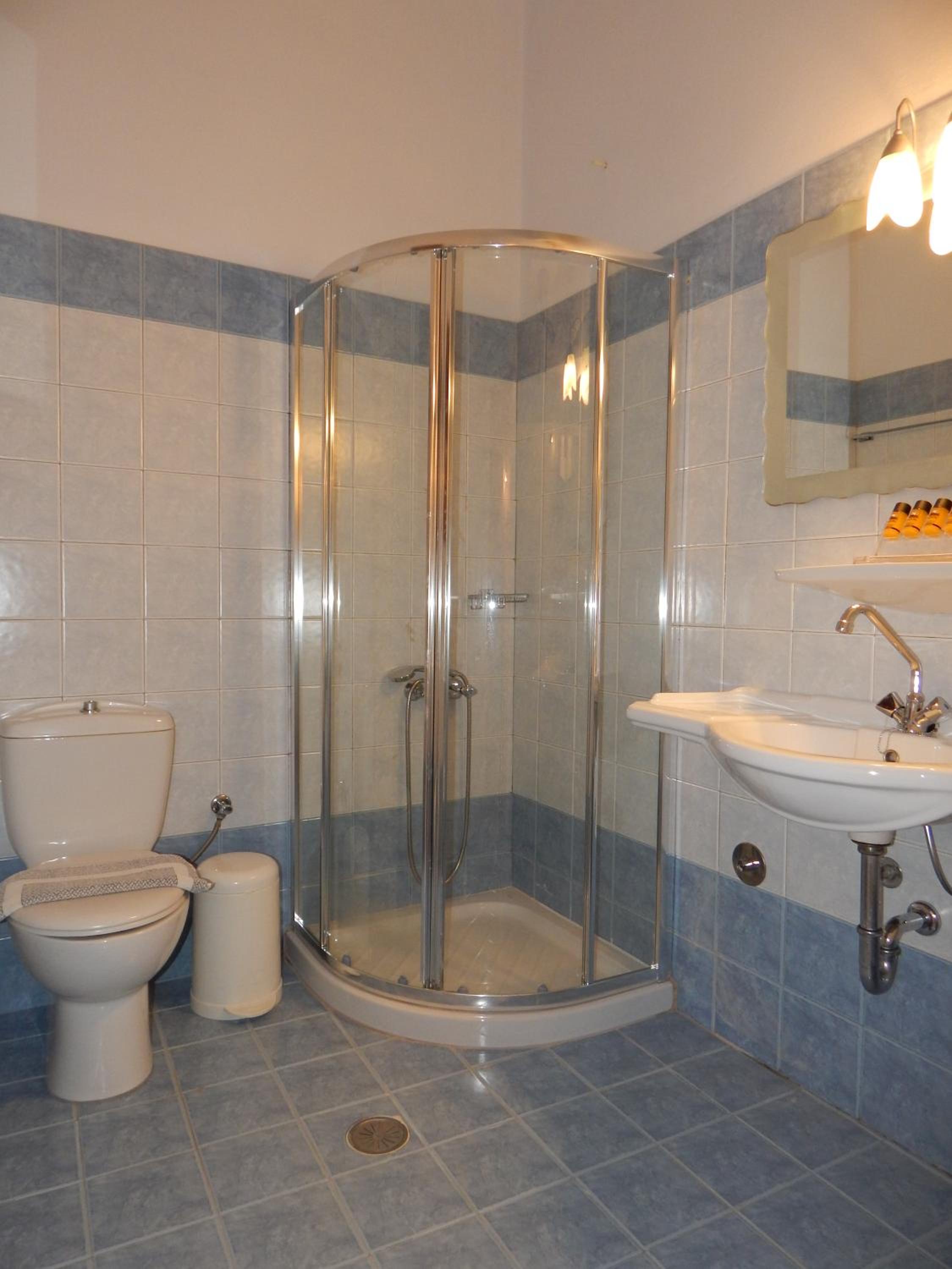 Tinos Suites & Apartments