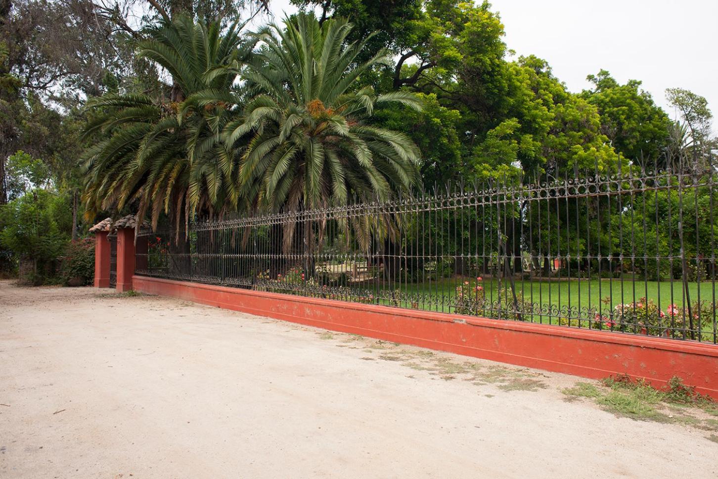 The White House by Casona Lo Aguirre - El Monte RM